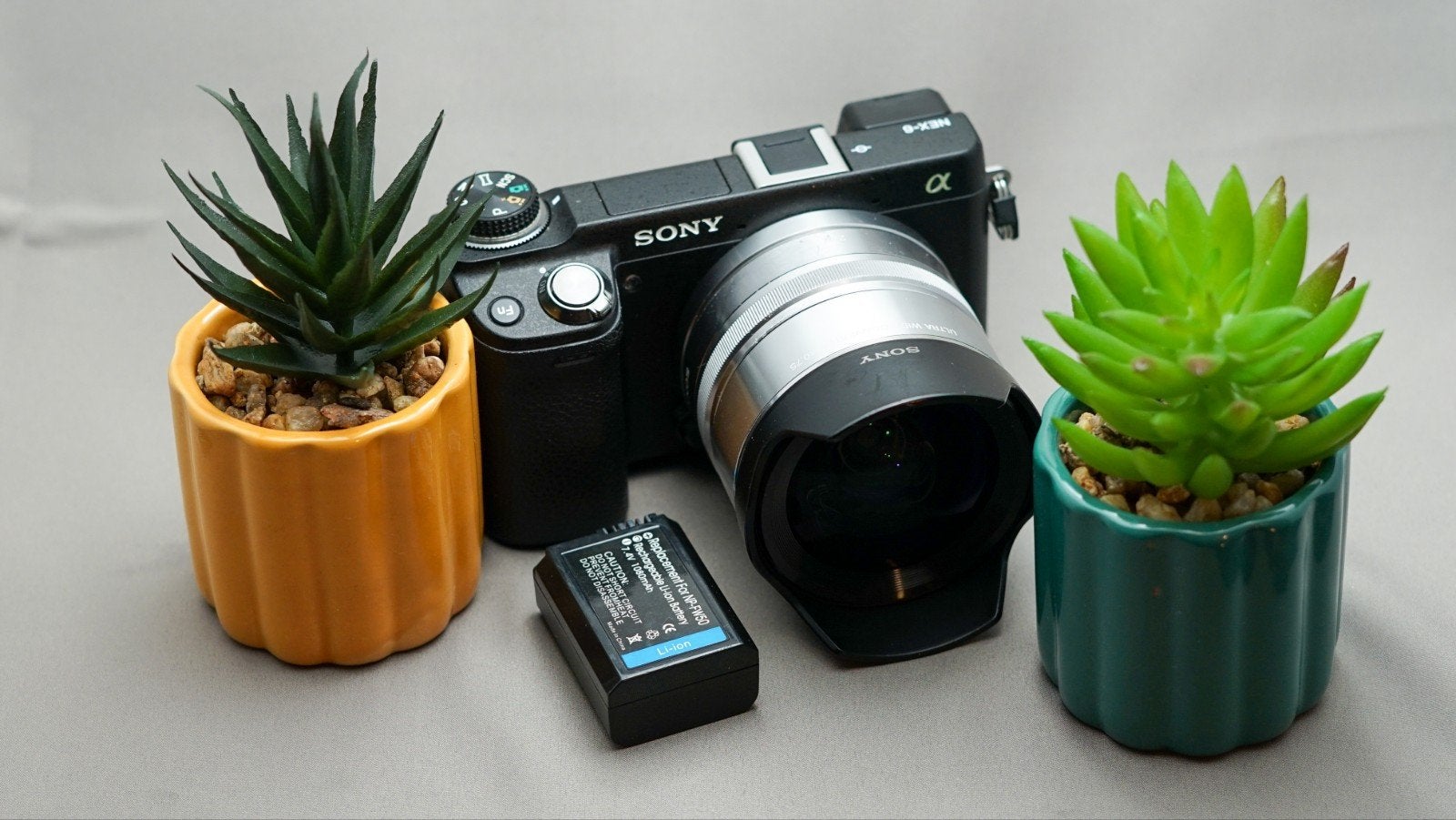 Sony NEX-6 + 16mm F2.8 + ultra-wide converter - complete set, Audio, Tv en Foto, Fotocamera's Digitaal, Gebruikt, Ophalen of Verzenden