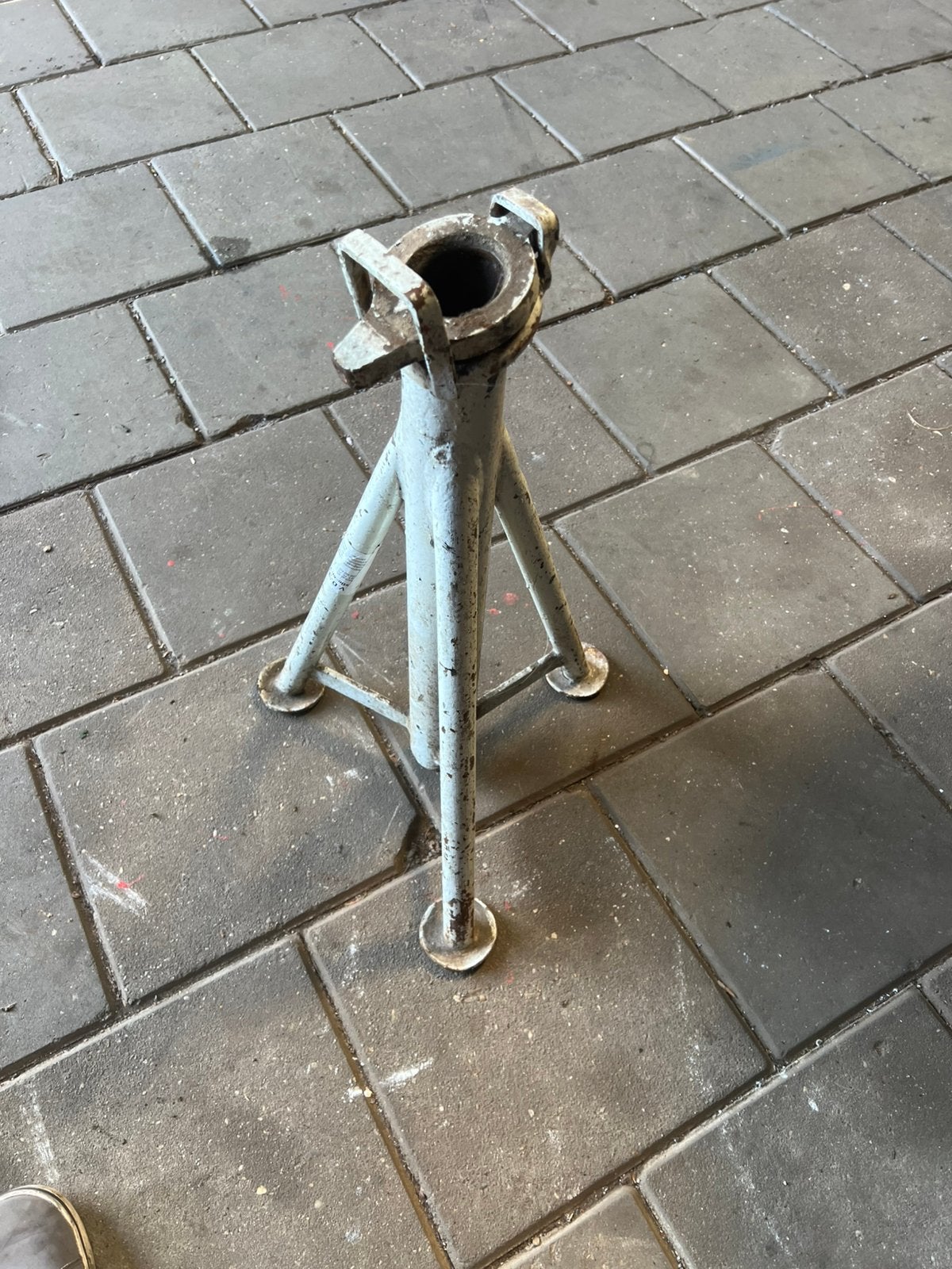 3 poot pijpbok steun metaal staal ijzer 56cm hoog, Auto diversen, Krikken, Ophalen, Gebruikt, Manueel, Garagekrik