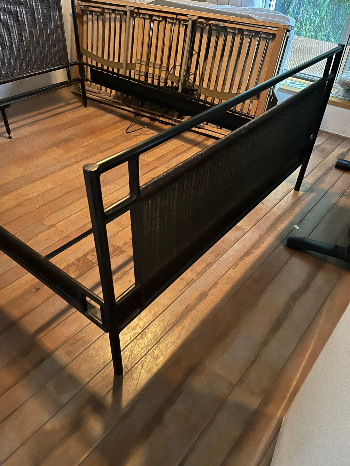 Bedframe 160 x 200 cm metaal - riet donker bruin, Ophalen, Bruin, Tweepersoons, Zo goed als nieuw