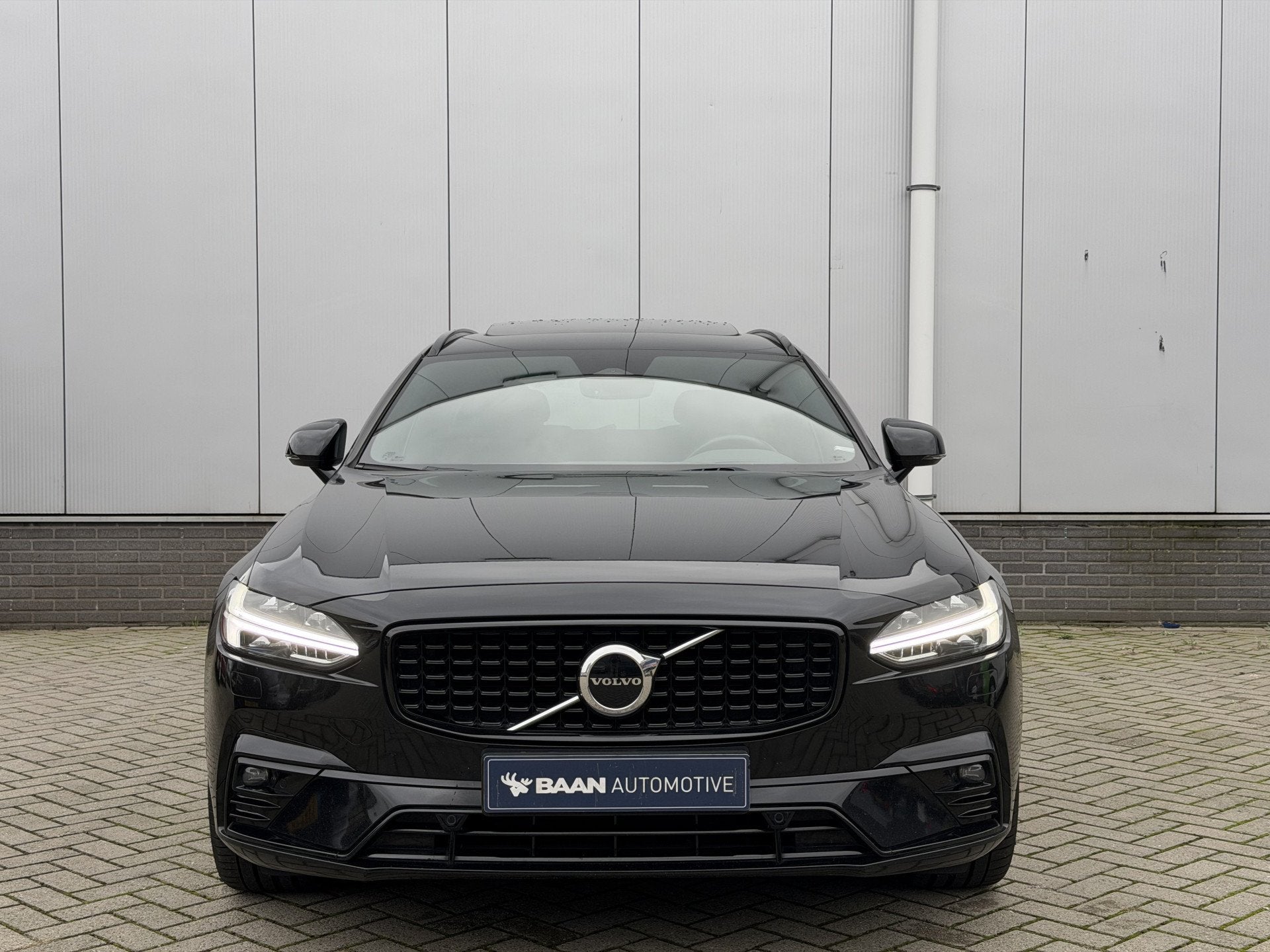 Volvo V90 2.0 B5 R-Design | Pilot Assist | Panorama | Harman, Auto's, 15 km/l, 4 cilinders, Zwart, Leder