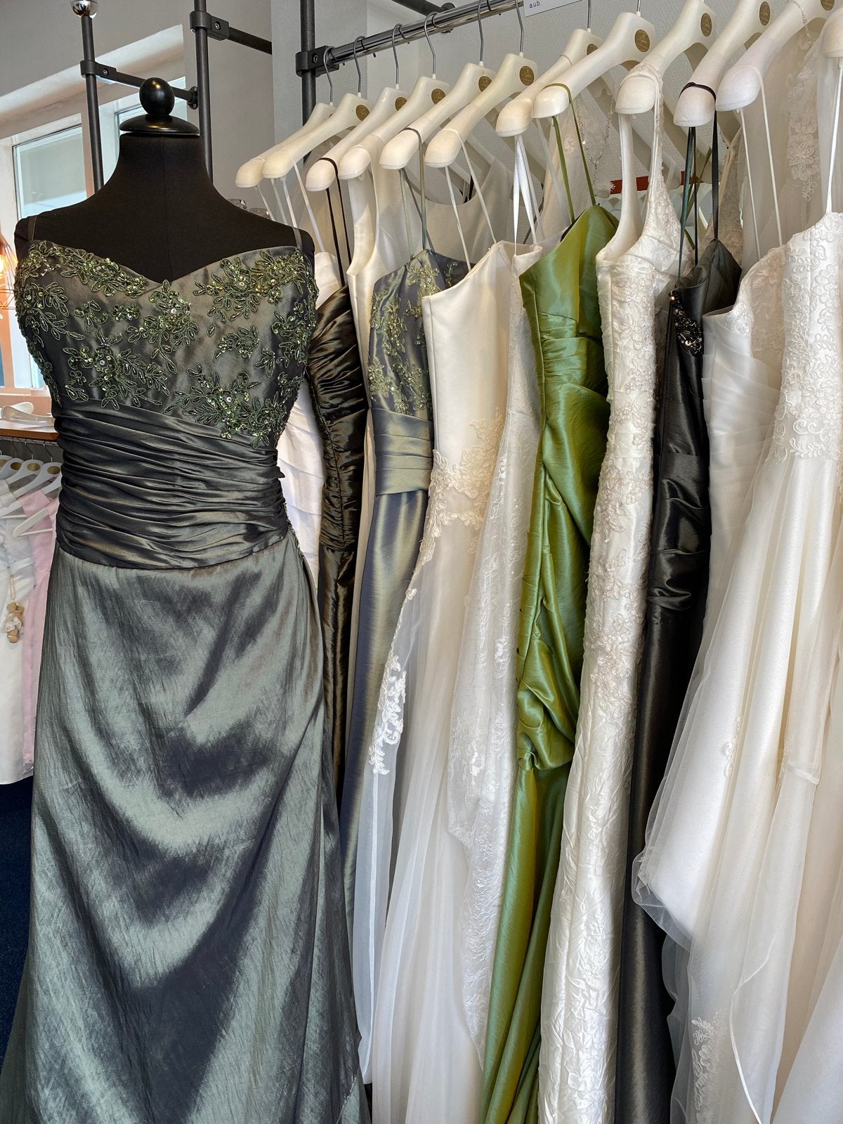 Groene trouwjurk! - Ook voor 2e huwelijk of oudere bruid, Kleding | Dames, Trouwkleding en Trouwaccessoires, Ophalen, Nieuw, Groen