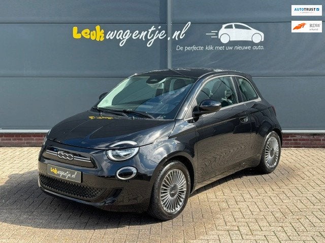 Fiat 500 e Icon 42 kWh *carplay *cruise *climate *keyless, Auto's, Stof, Gebruikt, 4 stoelen, Zwart