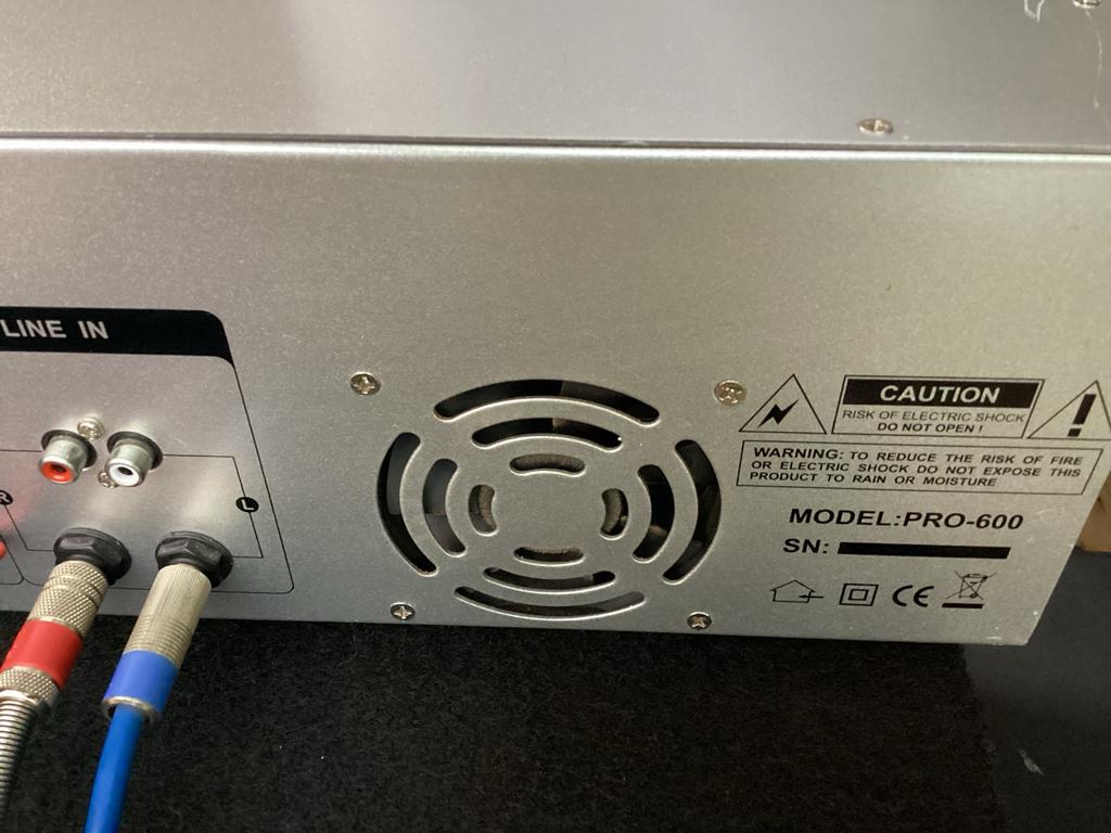 Peavey EuroSys.3 Speakers met PRO-600 Versterker, Ophalen of Verzenden, Zo goed als nieuw