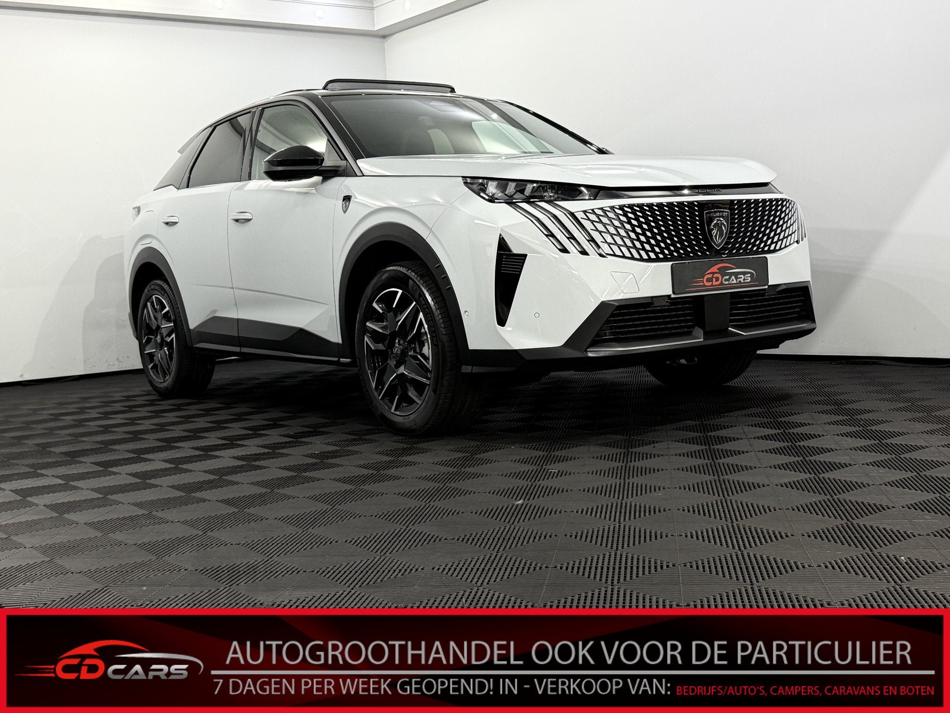 Peugeot 3008 1.2 Hybrid 145 GT DCS6 Panoramadak, 360 Camera,, Gebruikt, 1199 cc, Leder en Stof, Wit