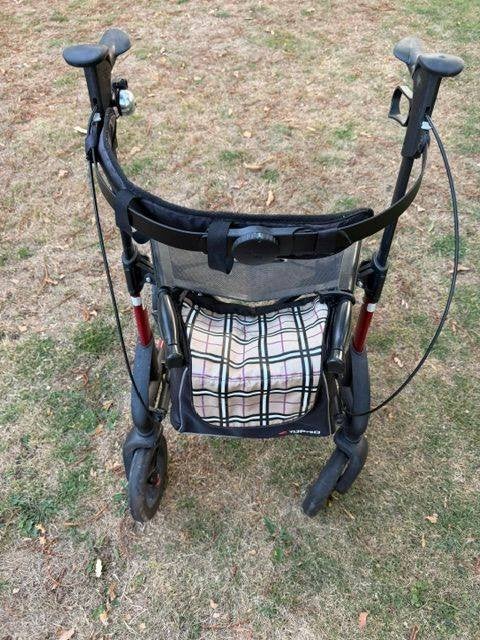 rollator Tropo Troja maat S, Ophalen, Opvouwbaar, Gebruikt