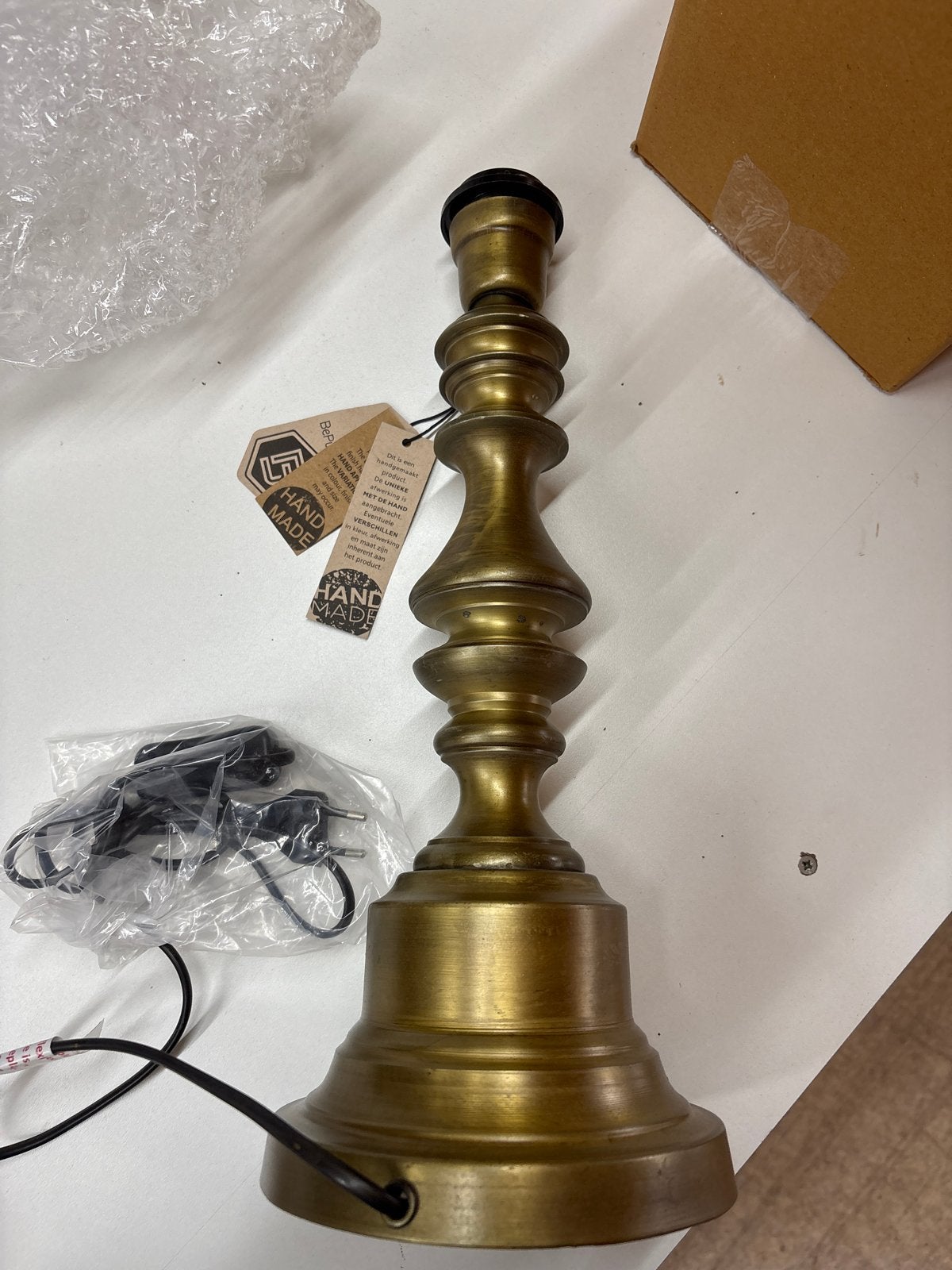 Nieuwe handgemaakte tafellamp - Antiek messing look, Ophalen, Overige merken, Goud, Nieuw