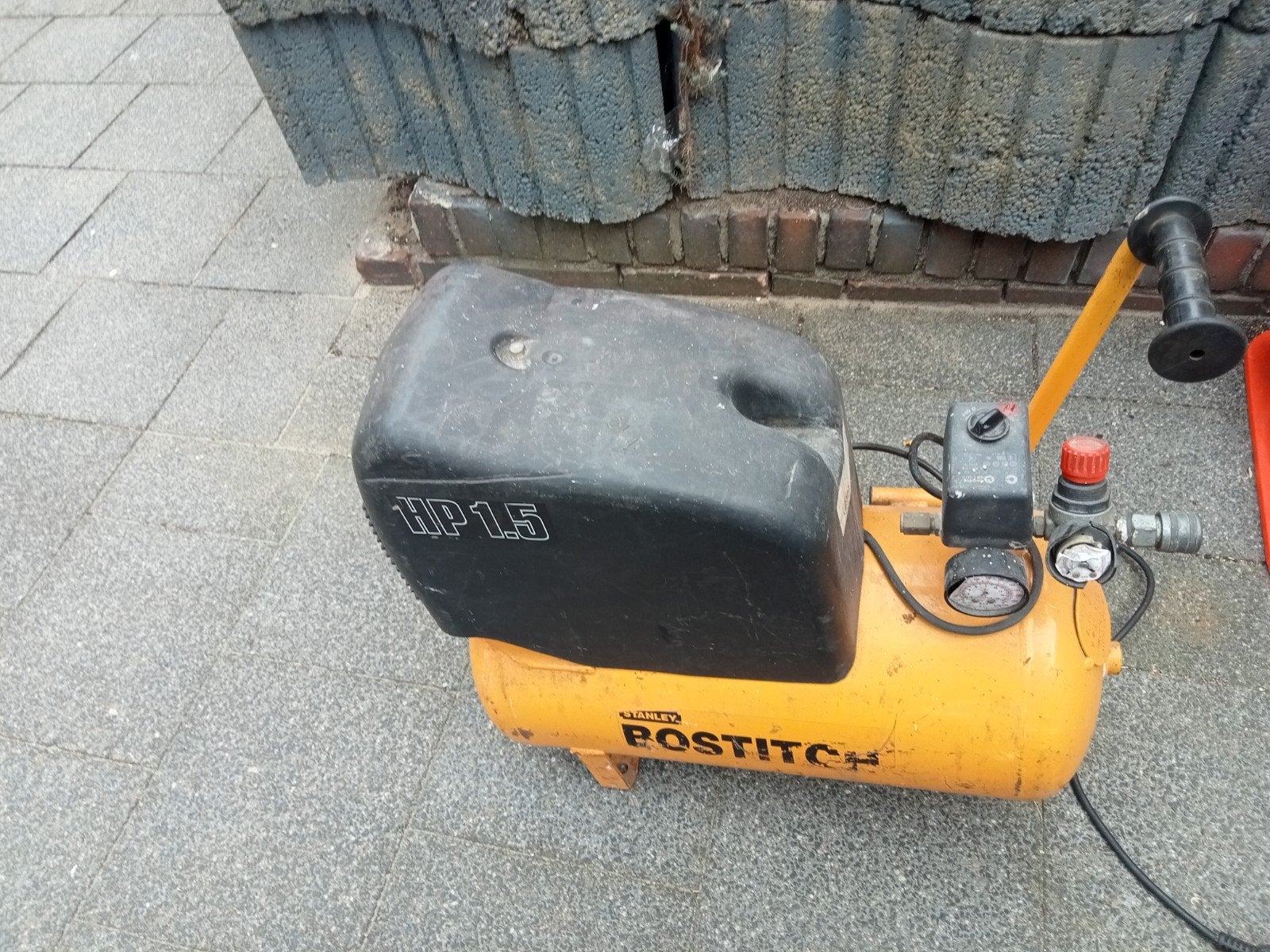 Stanley Bostitch compressor. 24 Liter , 8 bar., Ophalen, Gebruikt, 6 tot 10 bar, Minder dan 200 liter/min