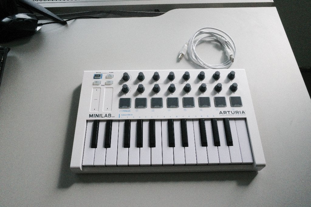 Arturia MiniLab MK2 MIDI controller, Muziek en Instrumenten, Midi-apparatuur, Ophalen of Verzenden, Zo goed als nieuw