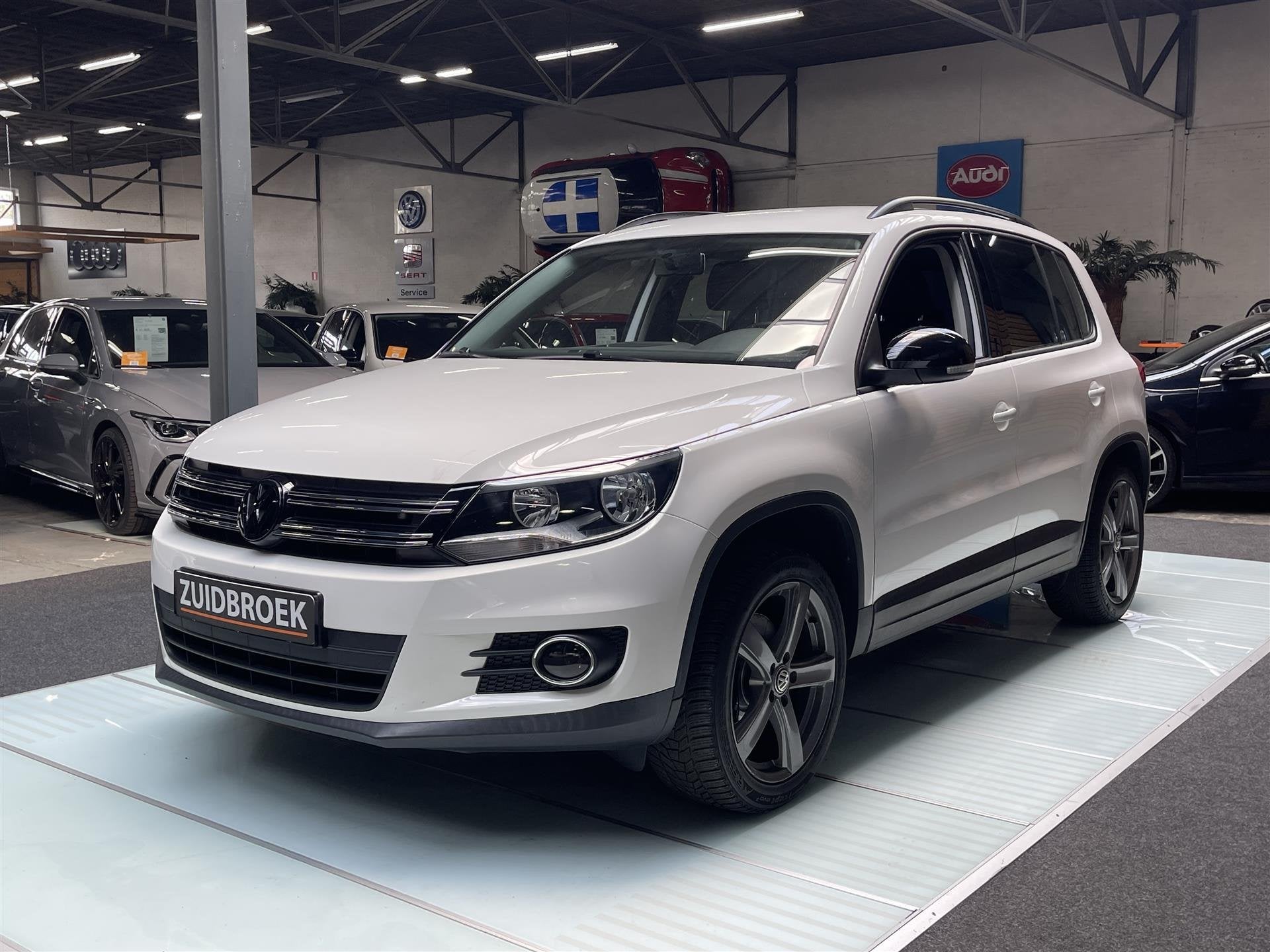 Volkswagen Tiguan 1.4 TSI AIRCO Trekhaak SPORTIEF!, Auto's, Gebruikt, 4 cilinders, Elektrische ramen, Bedrijf