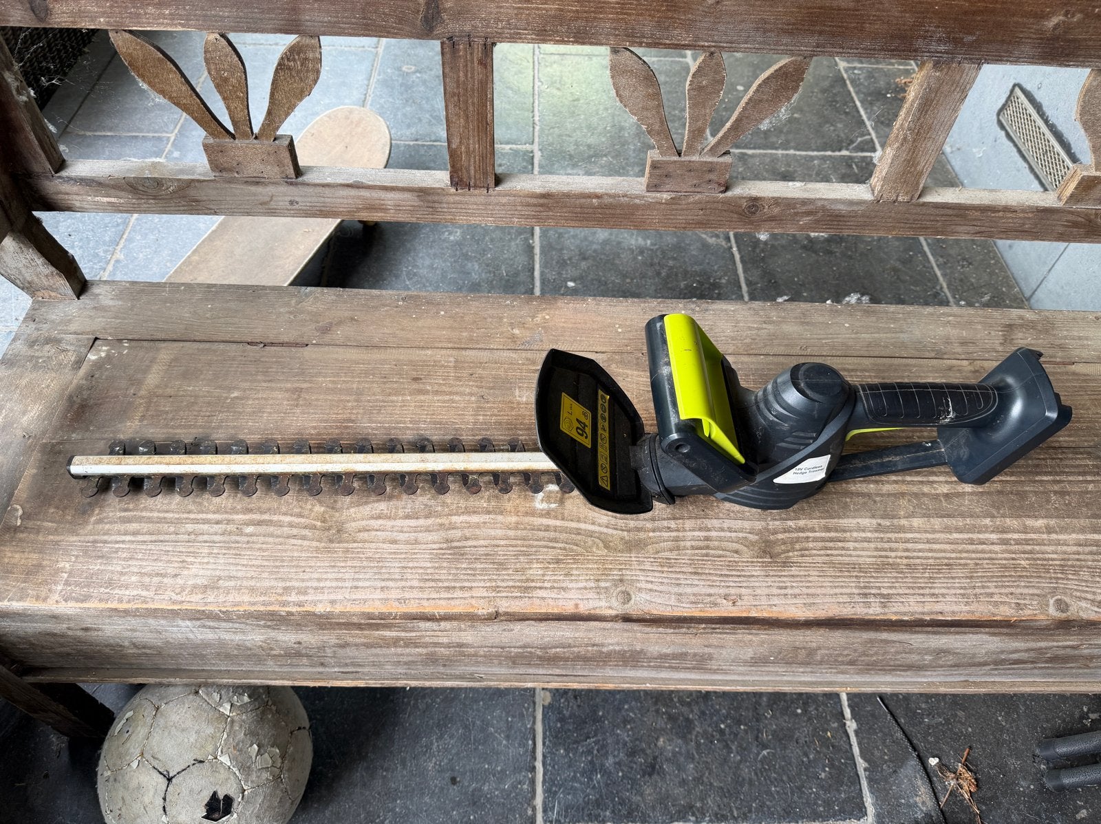 Ryobi heggenschaar met accu en lader, Ophalen, Gebruikt, Accu