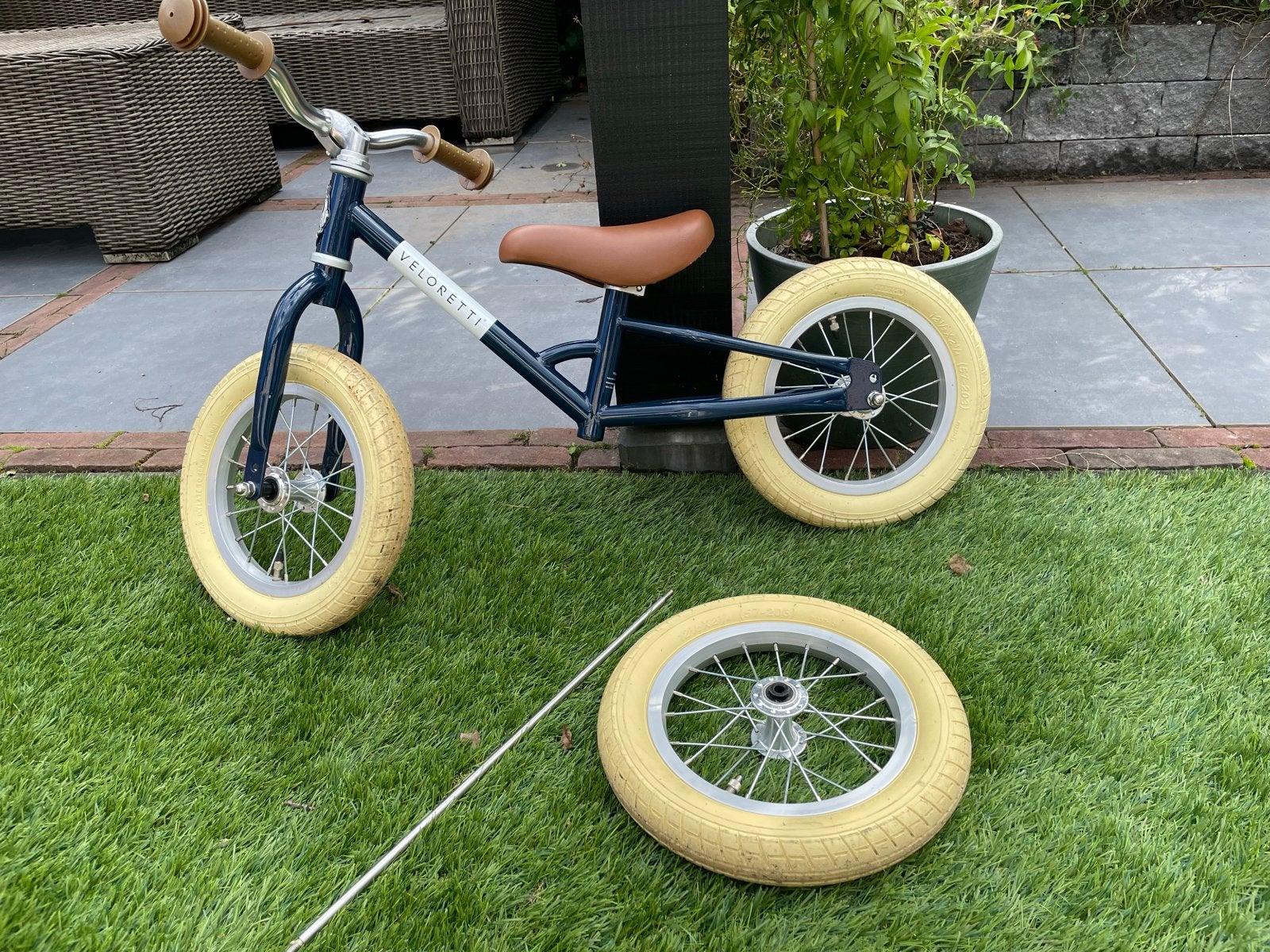 Veloretti Tricycle Loopfiets - Om te bouwen naar tweewiele, Fietsen en Brommers, Ophalen, Zo goed als nieuw, Minder dan 16 inch