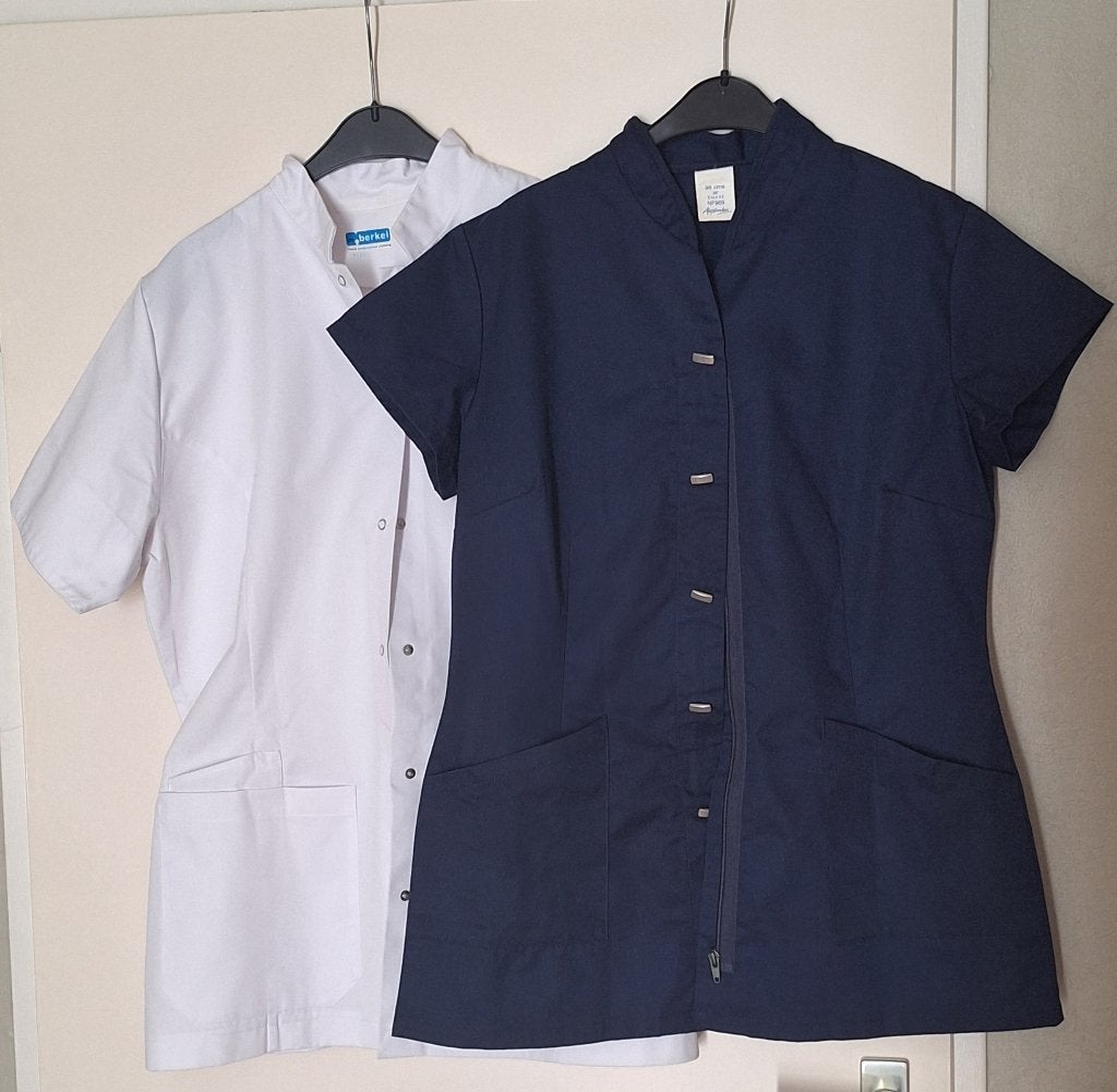 2x Zorgjas, perfect voor opleiding/werk wit - blauw mt L/42, Kleding | Dames, Ophalen, Zo goed als nieuw