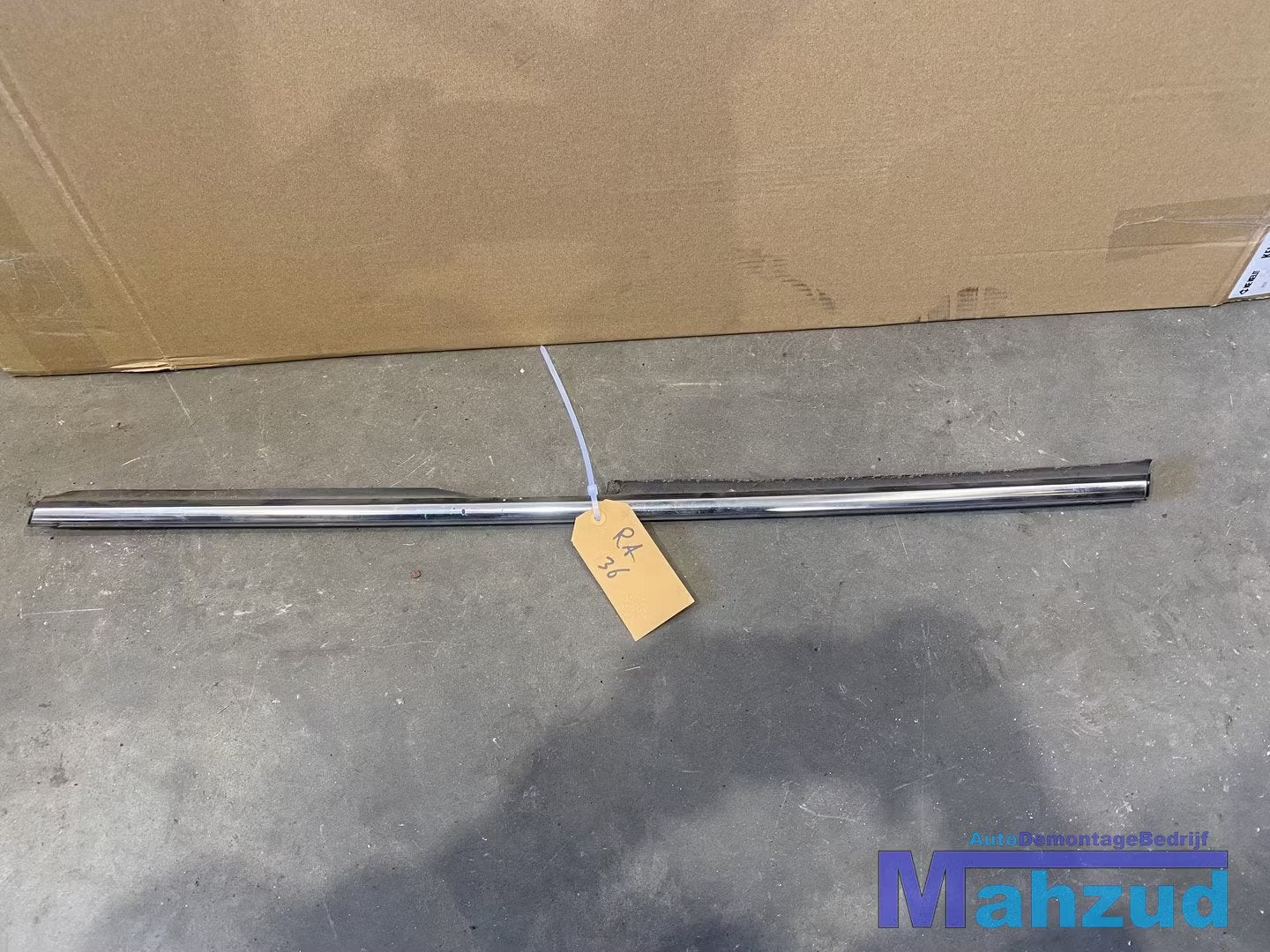 MINI COOPER ONE R52 rechts achter chrome sierstrip 2004-2008, Auto-onderdelen, Gebruikt, Achter, Ophalen of Verzenden, Customer.service@mini.co.uk