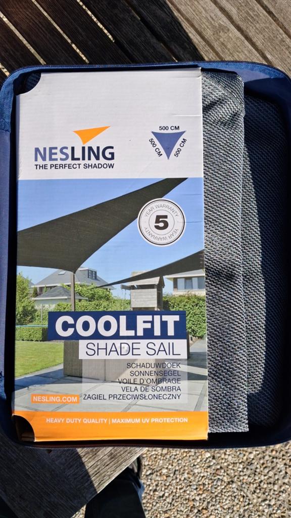 Nesling Coolfit Schaduwdoek Driehoek 5x5x5m ZGAN, Ophalen of Verzenden, Zo goed als nieuw