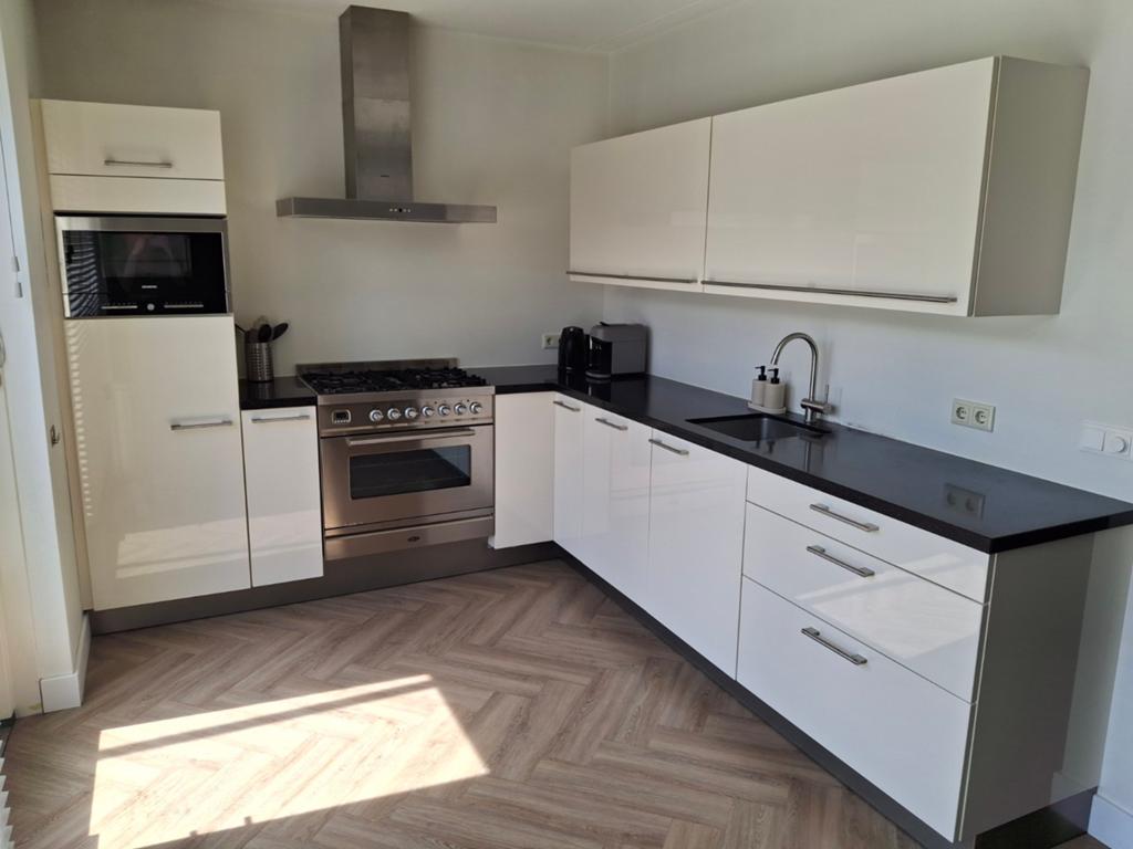 Siematic keuken met Siemens en Boretti apparatuur, Huis en Inrichting, Gebruikt, Overige materialen, Wit, Hoekkeuken