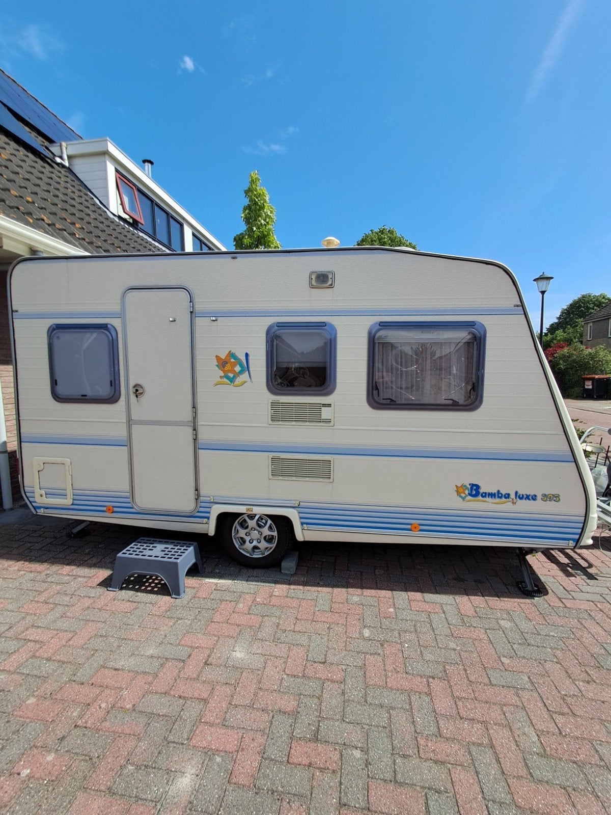 Caravelair Bamba Luxe 395 - BOVAG 2024, compleet uitgerust, Treinzit, Openslaande ramen, Particulier, Caravelair