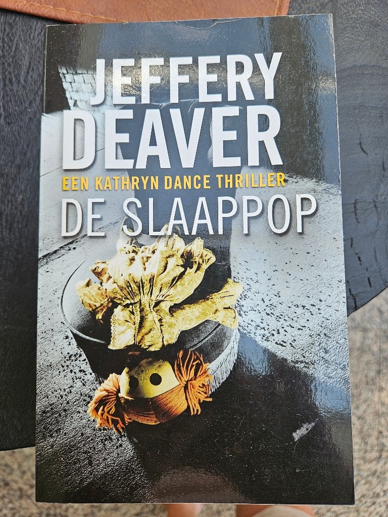 Jeffrey deaver - de slaappop, Ophalen of Verzenden, Gelezen