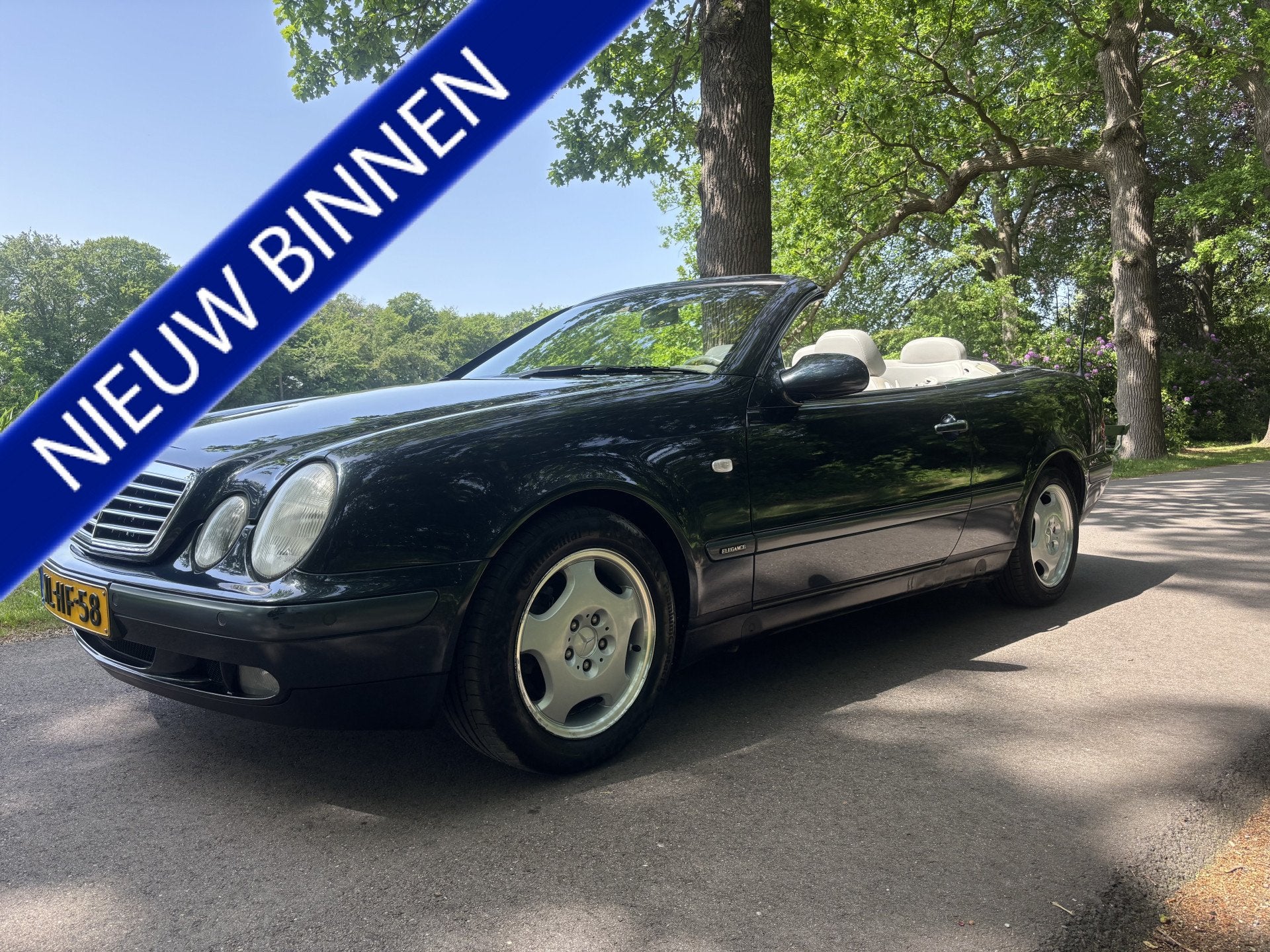 Mercedes-Benz CLK-Klasse Cabrio 320 Elegance / Leder / Autom, Automaat, Beige, Cabriolet, 4 stoelen