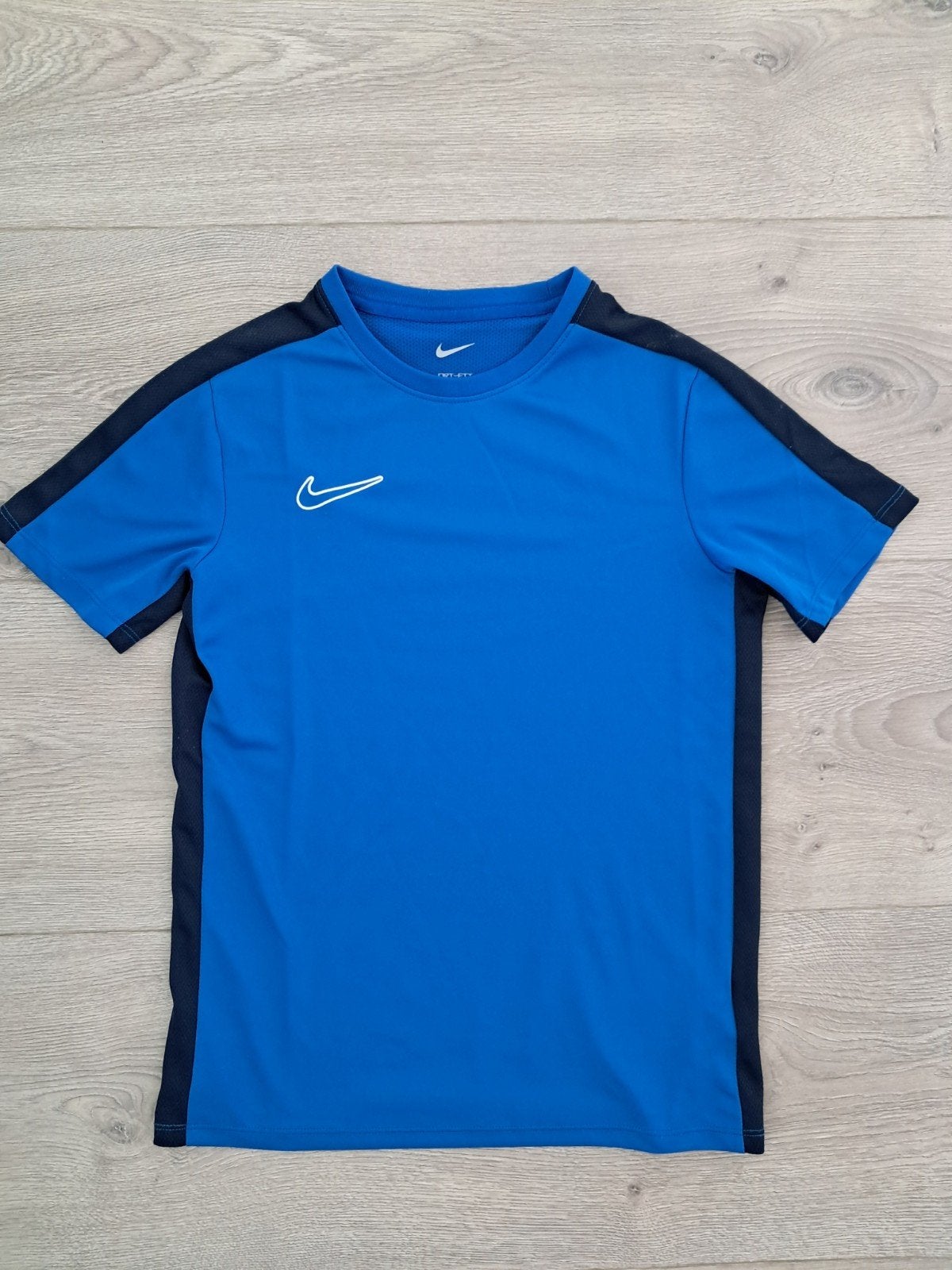 Nike shirt blauw maat 146- 152 Dri-Fit 
Dri - Fit, Kinderen en Baby's, Kinderkleding | Maat 146, Ophalen of Verzenden, Zo goed als nieuw