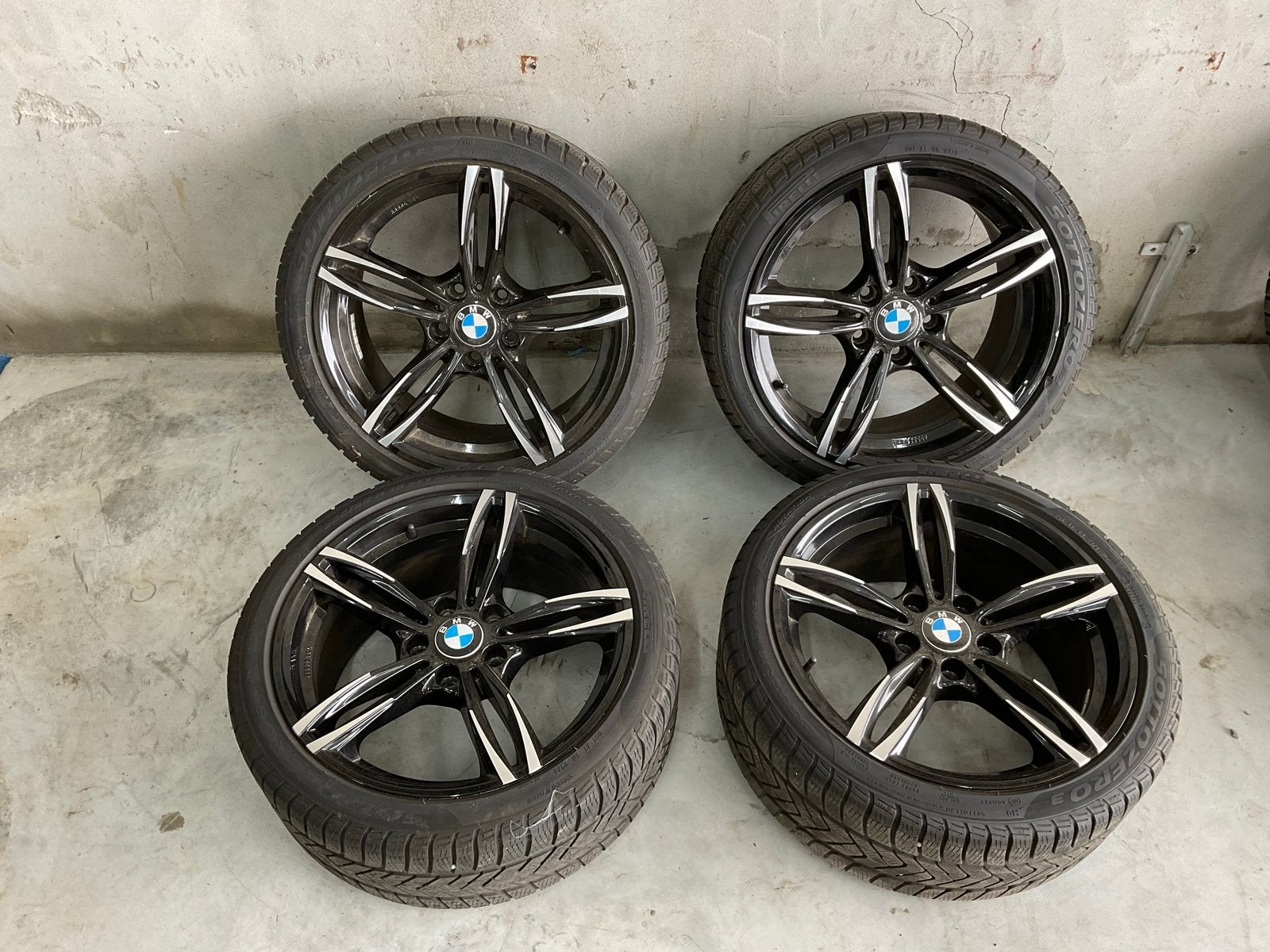 Originele BMW Lichtmetalen Velgen met Pirelli winterbanden, 18 inch, Gebruikt, 255 mm, Banden en Velgen