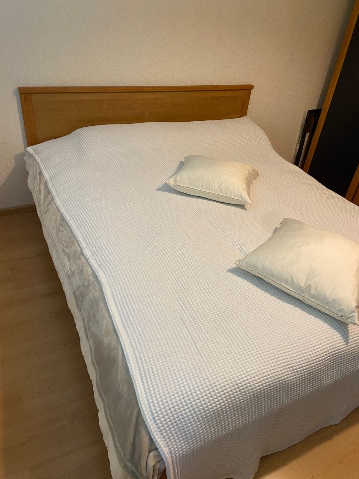 Ikea tweepersoonsbed met twee lattenbodems, Ophalen, Tweepersoons, Zo goed als nieuw, 200 cm