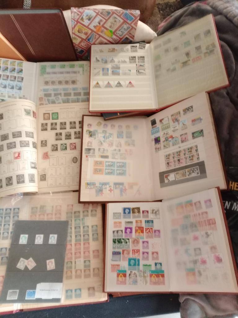 Een verzameling  postzegels en speltjes en kaartjes van topa, Verzamelen, Ophalen of Verzenden