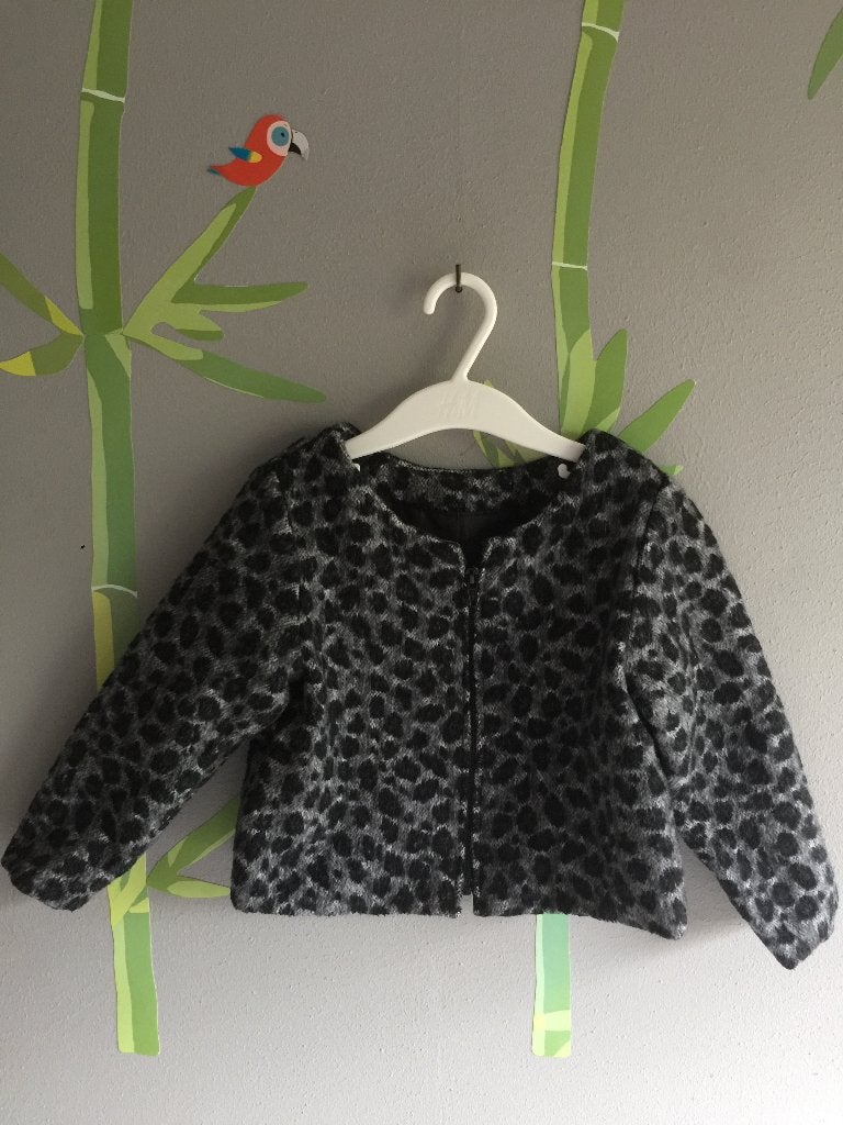 Prachtig Vestje mt 104, Kinderen en Baby's, Kinderkleding | Maat 104, Meisje, Trui of Vest, Ophalen of Verzenden, Zo goed als nieuw
