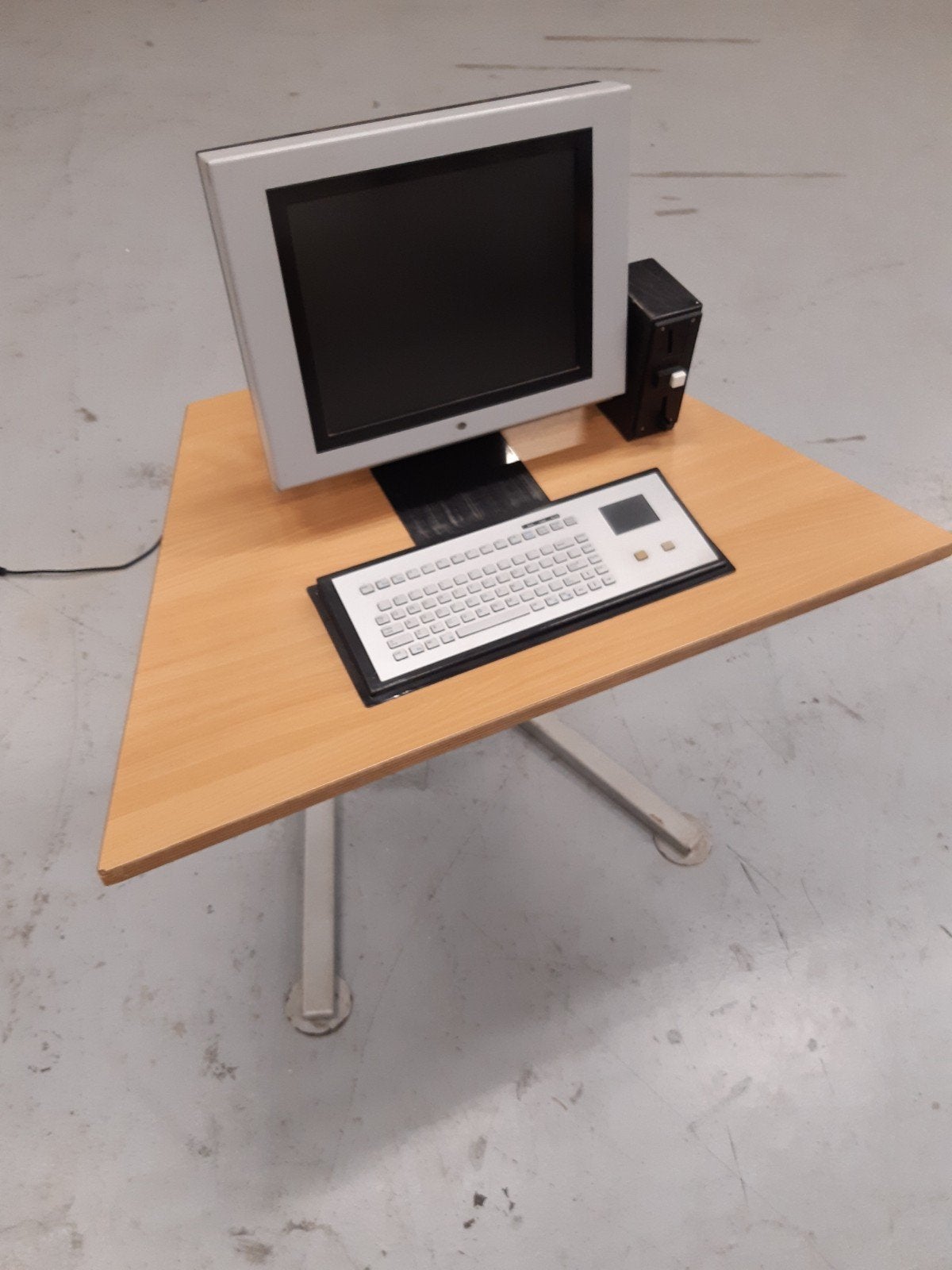 ouderwetse internetzuil, PC meubel met inworp., Computers en Software, Ophalen, Dell