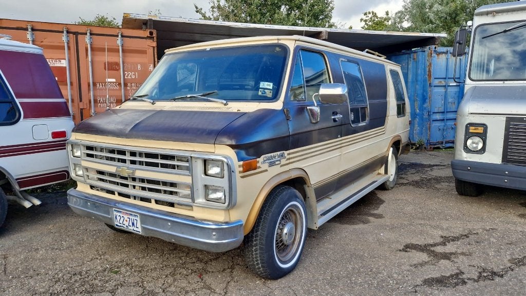 chevrolet chevy G20 conversion van 1985, Auto's, Automaat, Achterwielaandrijving, Overige carrosserieën, Bruin