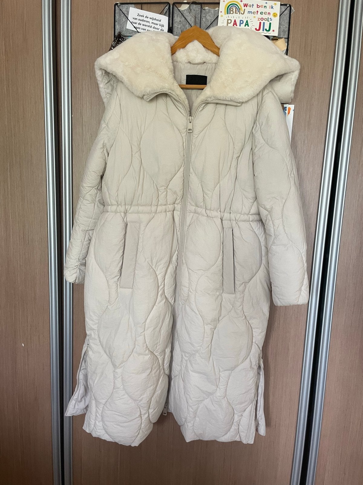 Lange gewatteerde jas met teddy voering - Maat L, Ophalen of Verzenden, Zo goed als nieuw, Maat 42/44 (L), Beige