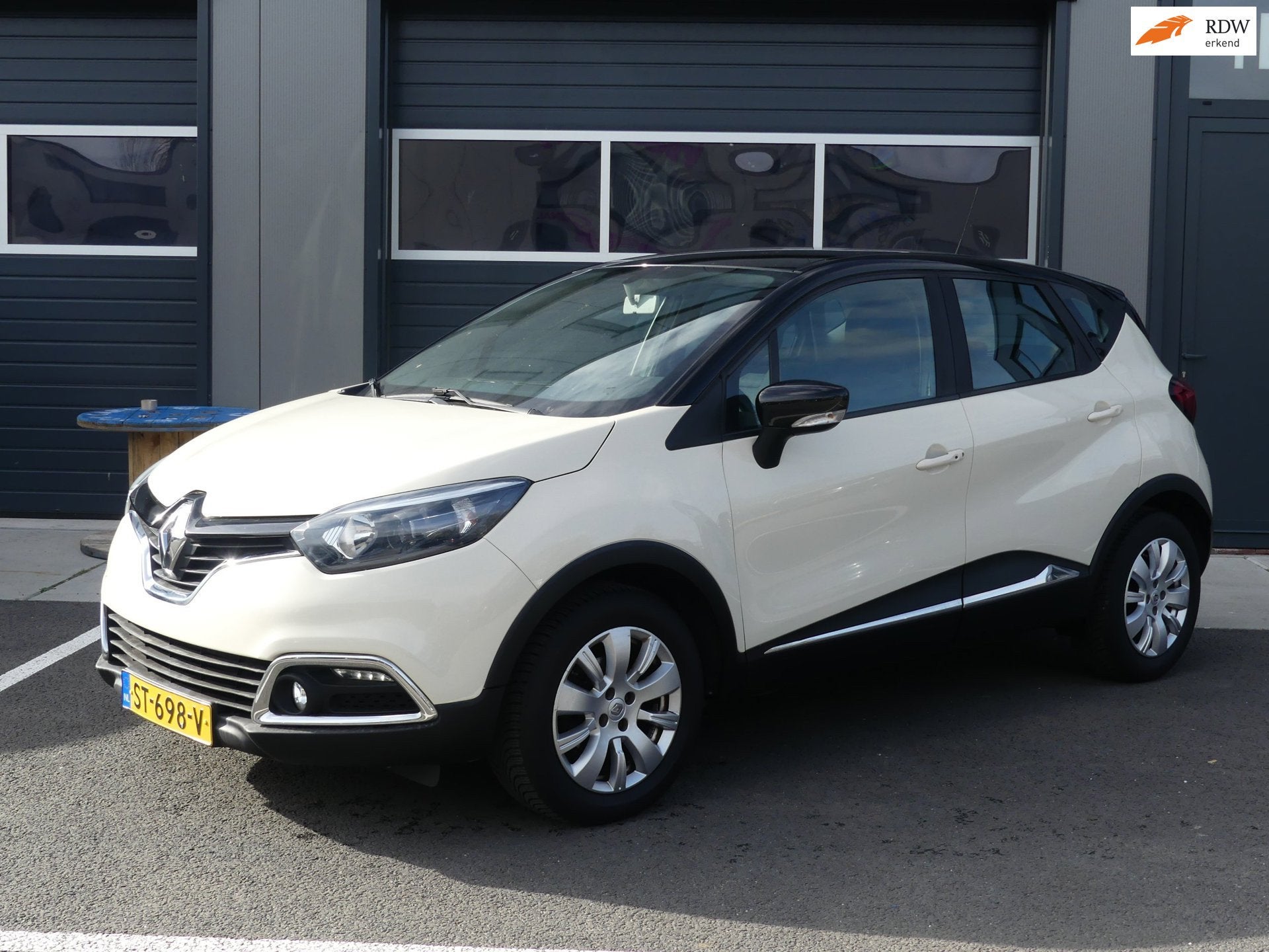 Renault Captur 0.9 TCe Airco / Lmv / Cruise Control /Led, Voorwielaandrijving, Gebruikt, Handgeschakeld, 3 cilinders