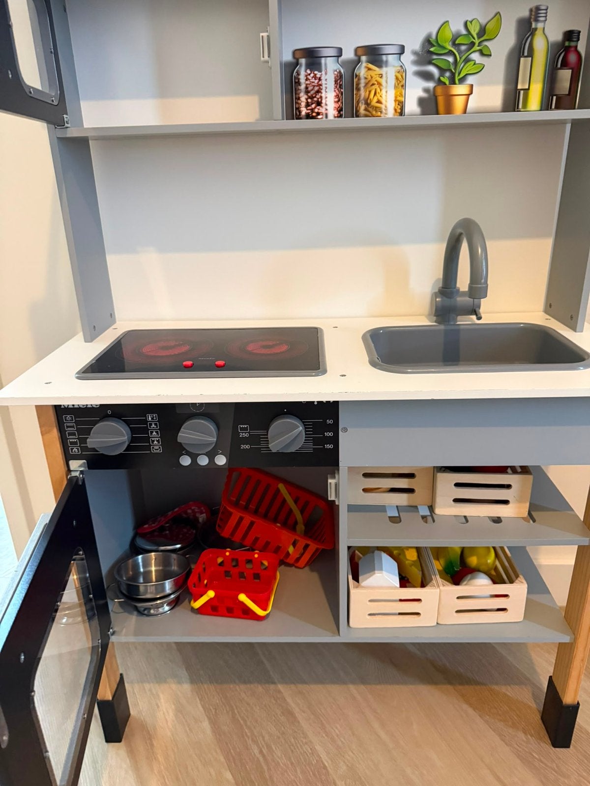 Miele speelkeuken met houten accessoires, Kinderen en Baby's, Speelgoed | Speelkeukens, Ophalen, Zo goed als nieuw, Hout, Speelkeuken