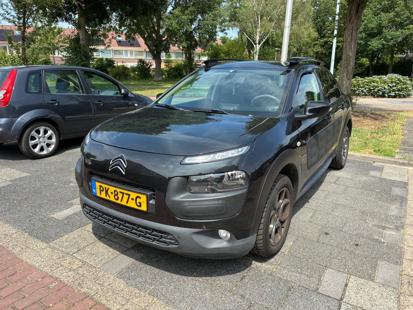 Citroën C4 Cactus Puretech 82pk 2016 Zwart, Auto's, Voorwielaandrijving, 31 €/maand, 1199 cc, Zwart