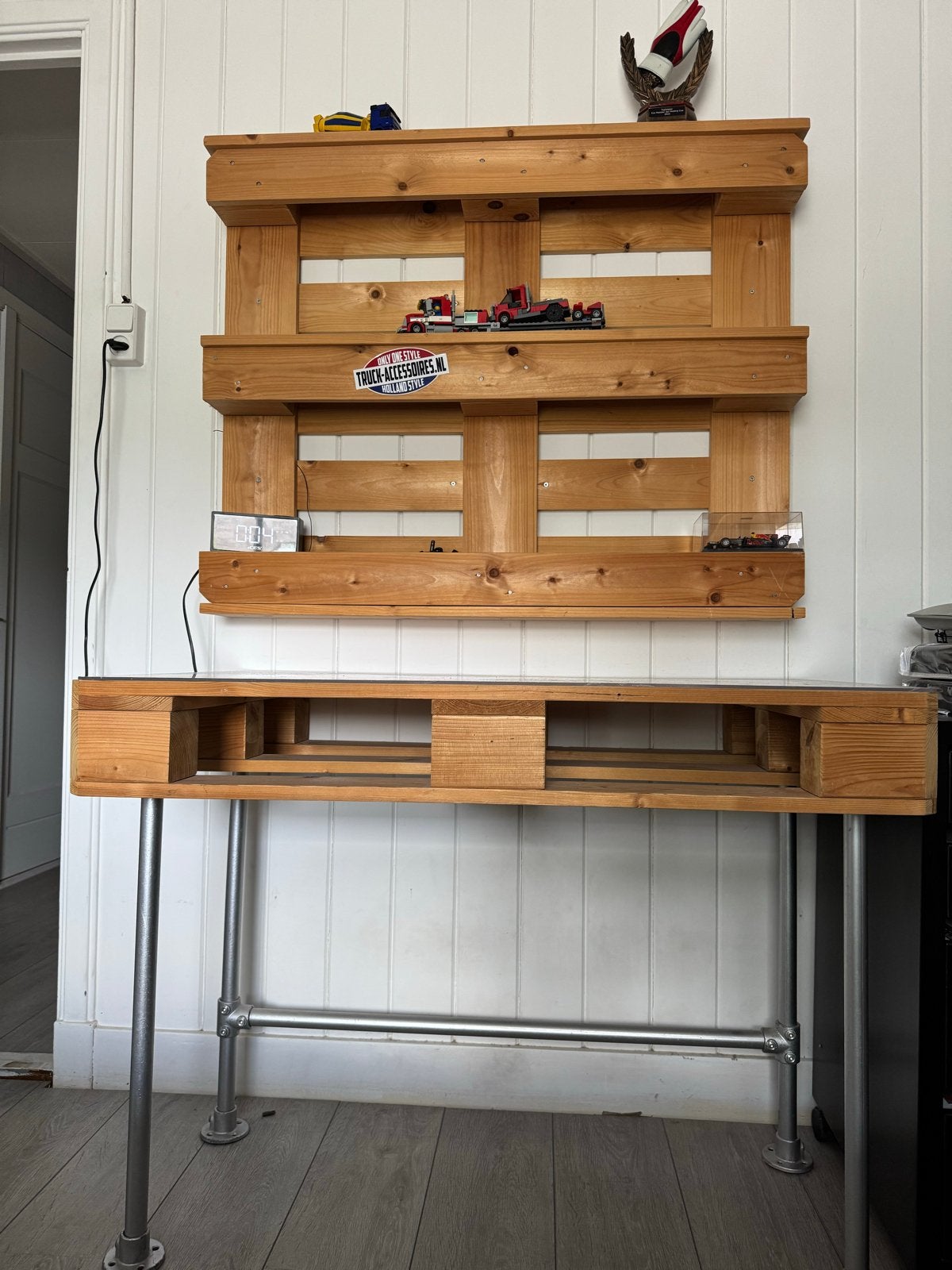 Stoer jongensbureau, Opbergruimte, Gebruikt, Hout, Kinderbureau