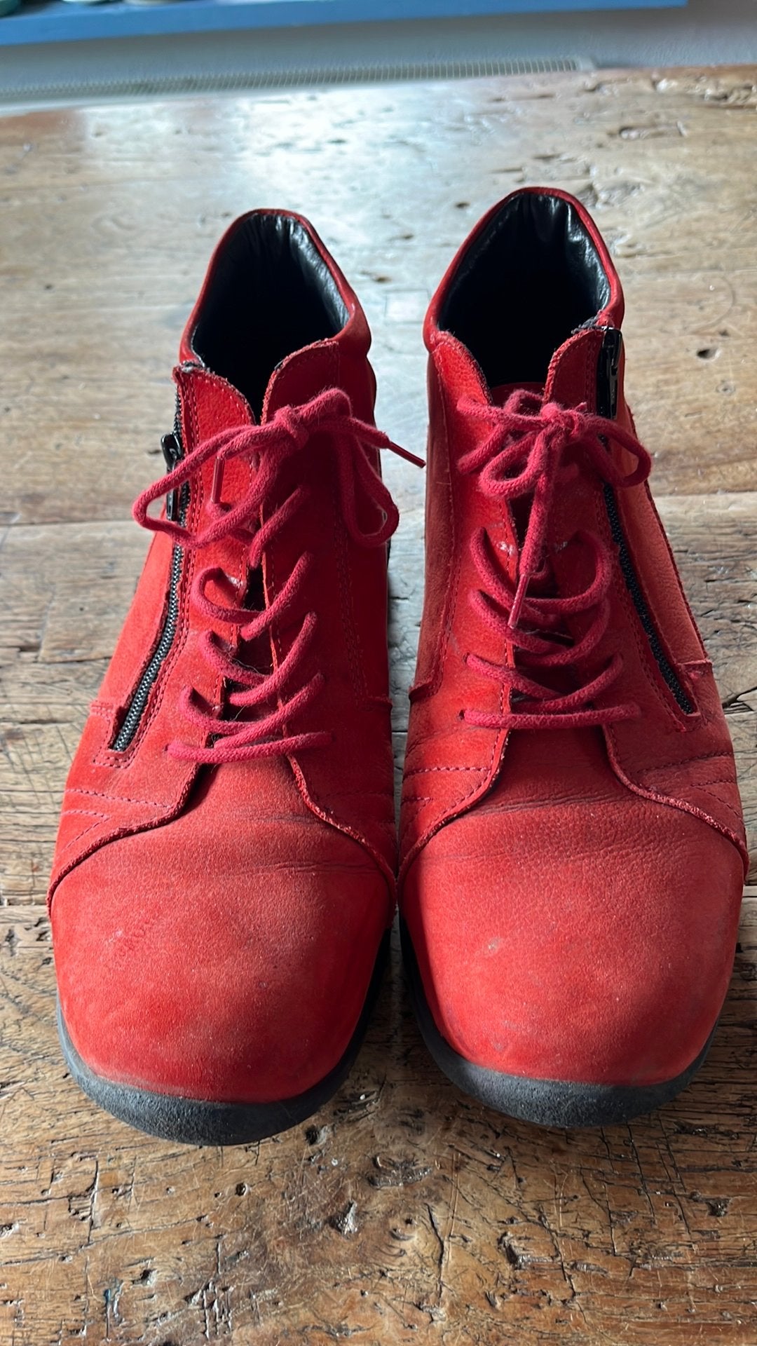 Rode Wolky hoge schoenen maat 44 met rits, Kleding | Dames, Schoenen, Lage of Enkellaarzen, Ophalen of Verzenden, Gedragen, Rood