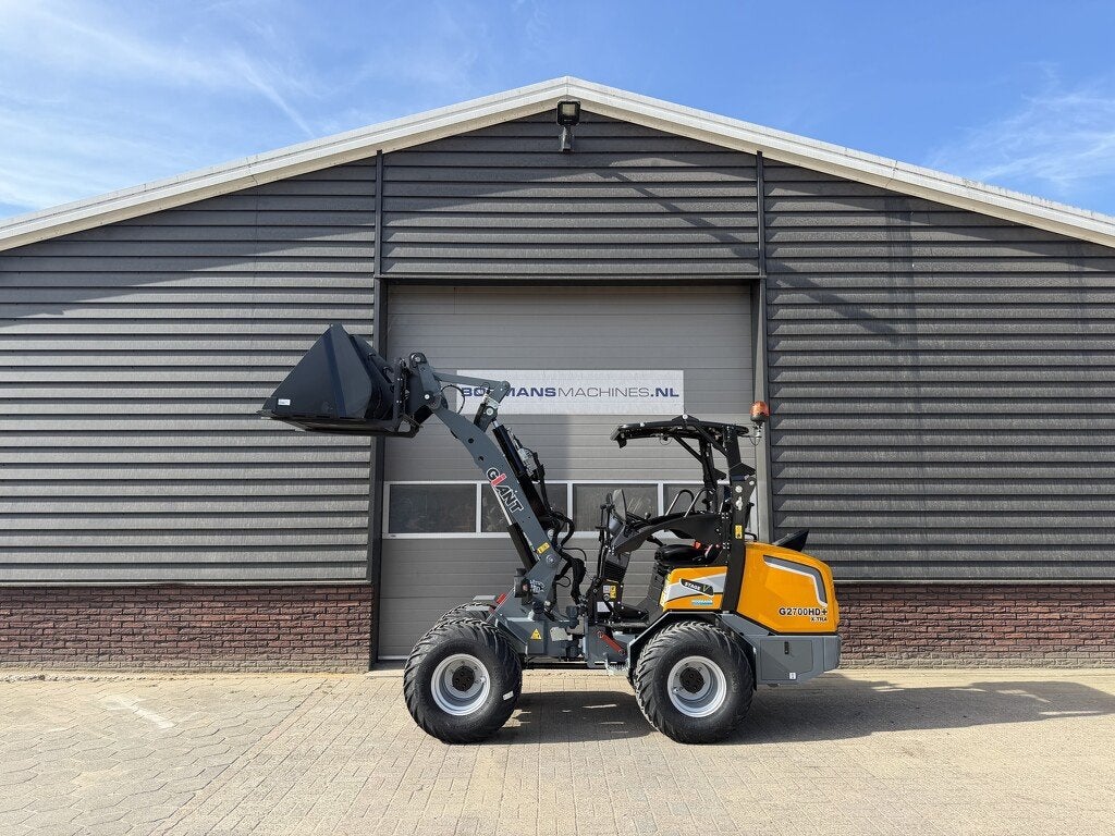 Giant G2700 X-TRA HD + minishovel prijs vriendelijk €725 L, Zakelijke goederen, Tobroco, Info@tobroco.nl, Sprendlingenstraat 57
5061 KM  Oisterwijk