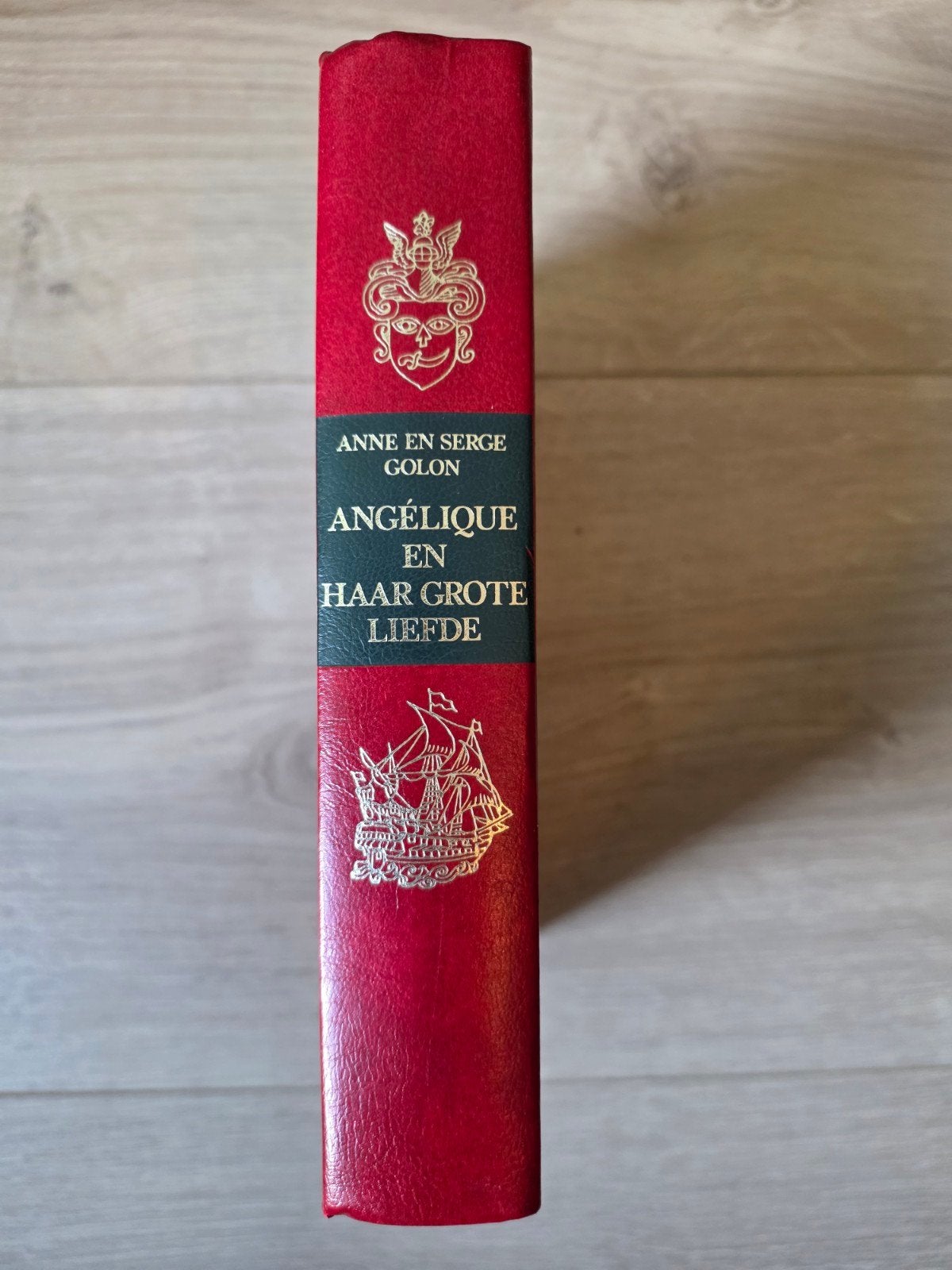 Angélique en haar grote liefde - Anne en Serge Golon, Boeken, Ophalen of Verzenden, Zo goed als nieuw, Anne en Serge Golon, Nederland