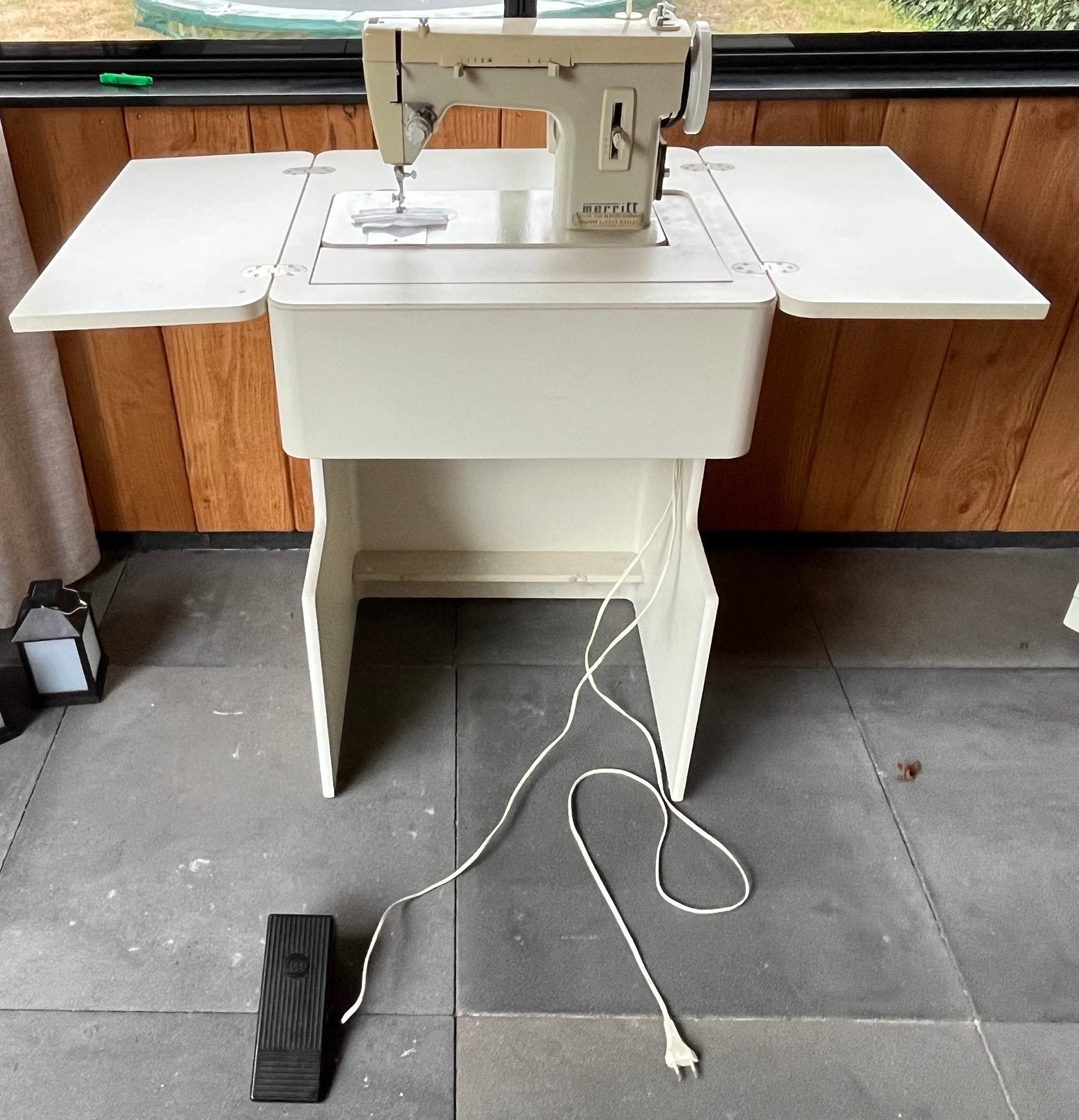 Singer merrit 157 met naaimeubel, Ophalen