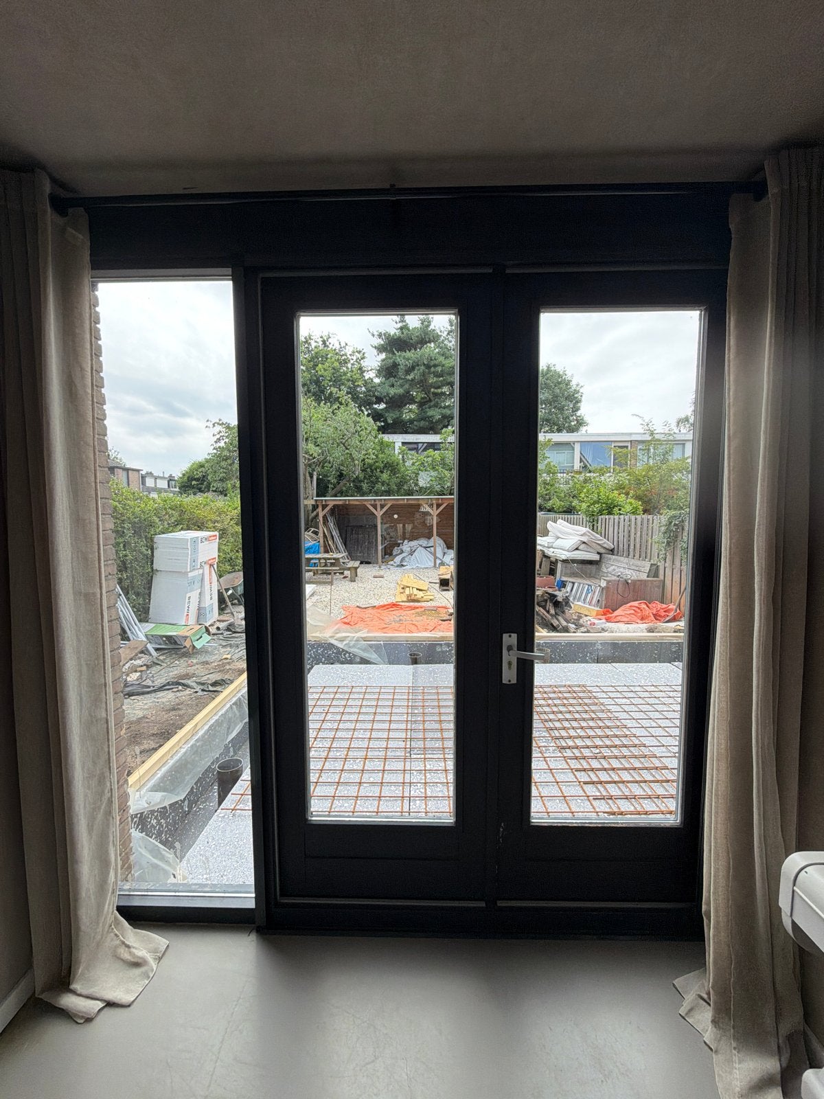 Maranti houten kozijn met dubbel glas en hor, Ophalen, Gebruikt, Buitendeur, Hout