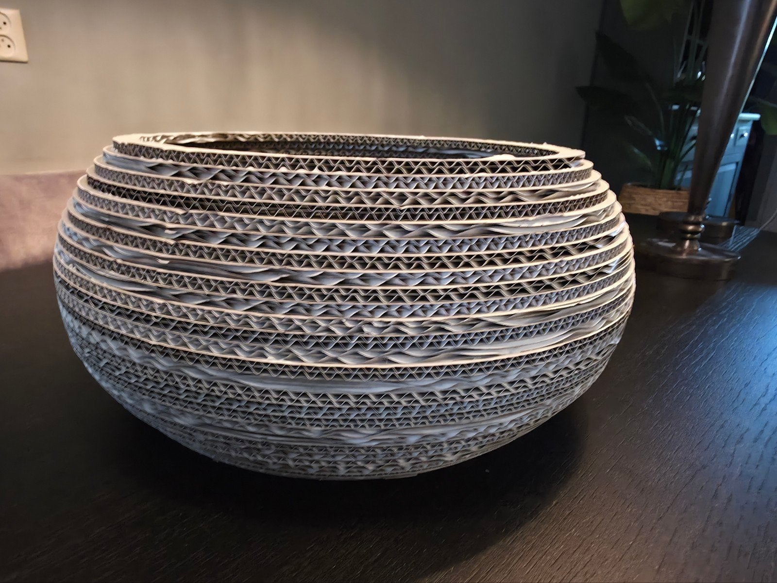 Unieke handgemaakte lampenkap van gerecycled karton, Ophalen, Zo goed als nieuw, Rond