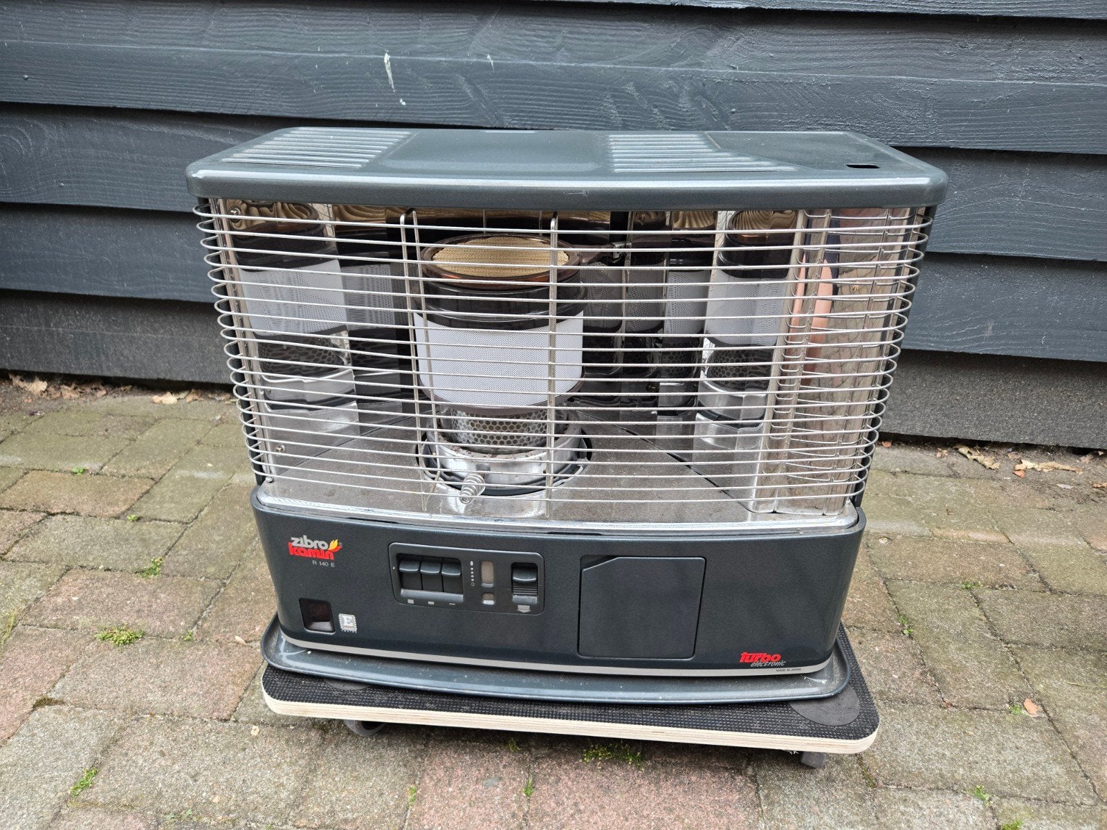 Zibro Kamin R140E petroleumkachel + halve jerrycan brandstof, Huis en Inrichting, Ophalen, Gebruikt, Overige brandstoffen, Petroleumkachel