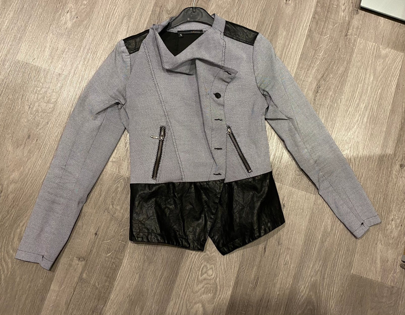 Zwart witte aparte blazer Elsewhere, Kleding | Dames, Zwart, Ophalen of Verzenden, Zo goed als nieuw, Jasje