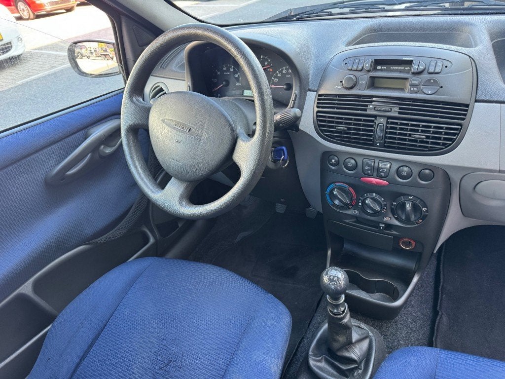 Fiat PUNTO 1.2 S Nette auto rijdt goed Trekhaak NAP APK 11-2, Voorwielaandrijving, Gebruikt, 1242 cc, 4 cilinders
