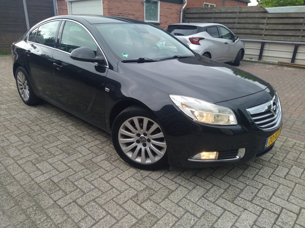 Opel Insignia 1.4 T EcoF. Bns+ (bj 2012), Euro 5, 730 kg, 4 cilinders, Zwart