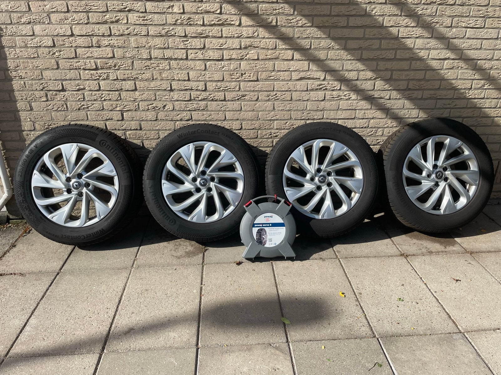 Complete winterbandenset Renault Espace V (2015-2022), Auto-onderdelen, 18 inch, Gebruikt, Banden en Velgen, 235 mm