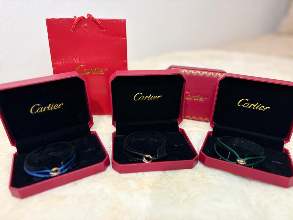 Cartier Trinity Armband - Zwart Koord met Gouden Ringen, Ophalen of Verzenden, Zo goed als nieuw, Zwart, Goud