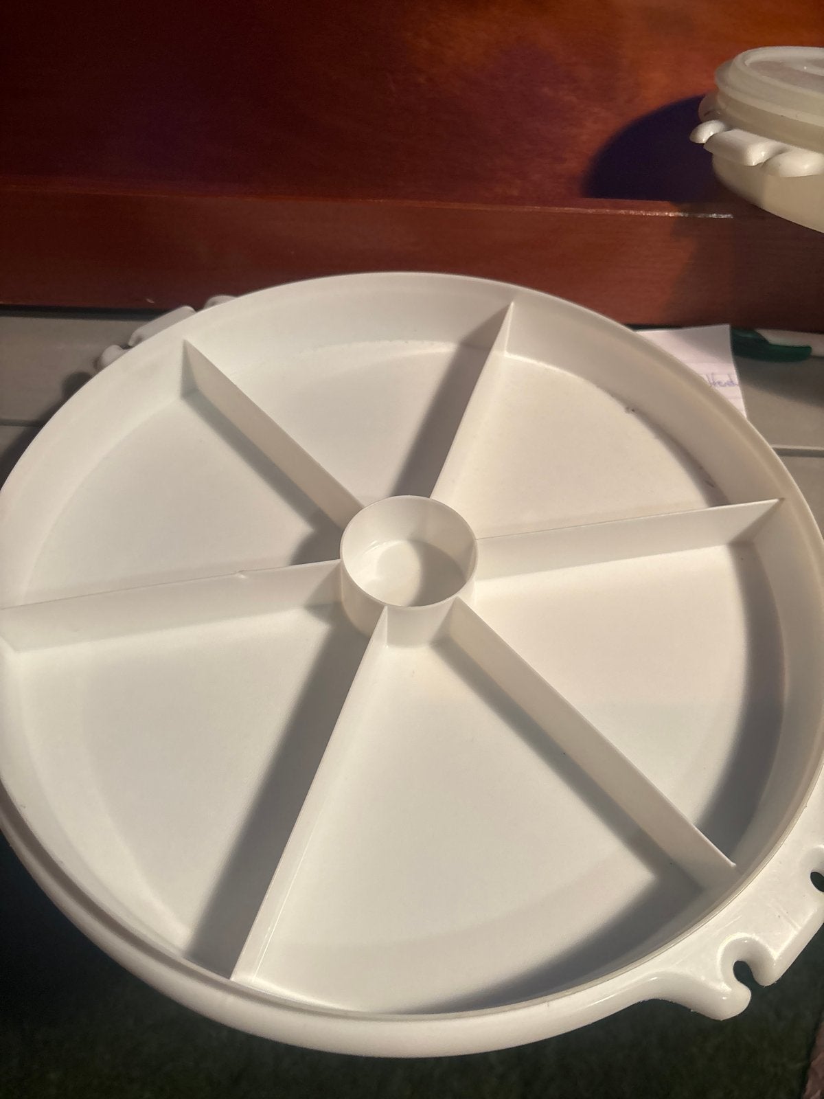 Tupperware Serveerschaal met Vakken - Wit, Huis en Inrichting, Keuken | Tupperware, Ophalen, Gebruikt, Schaal, Wit