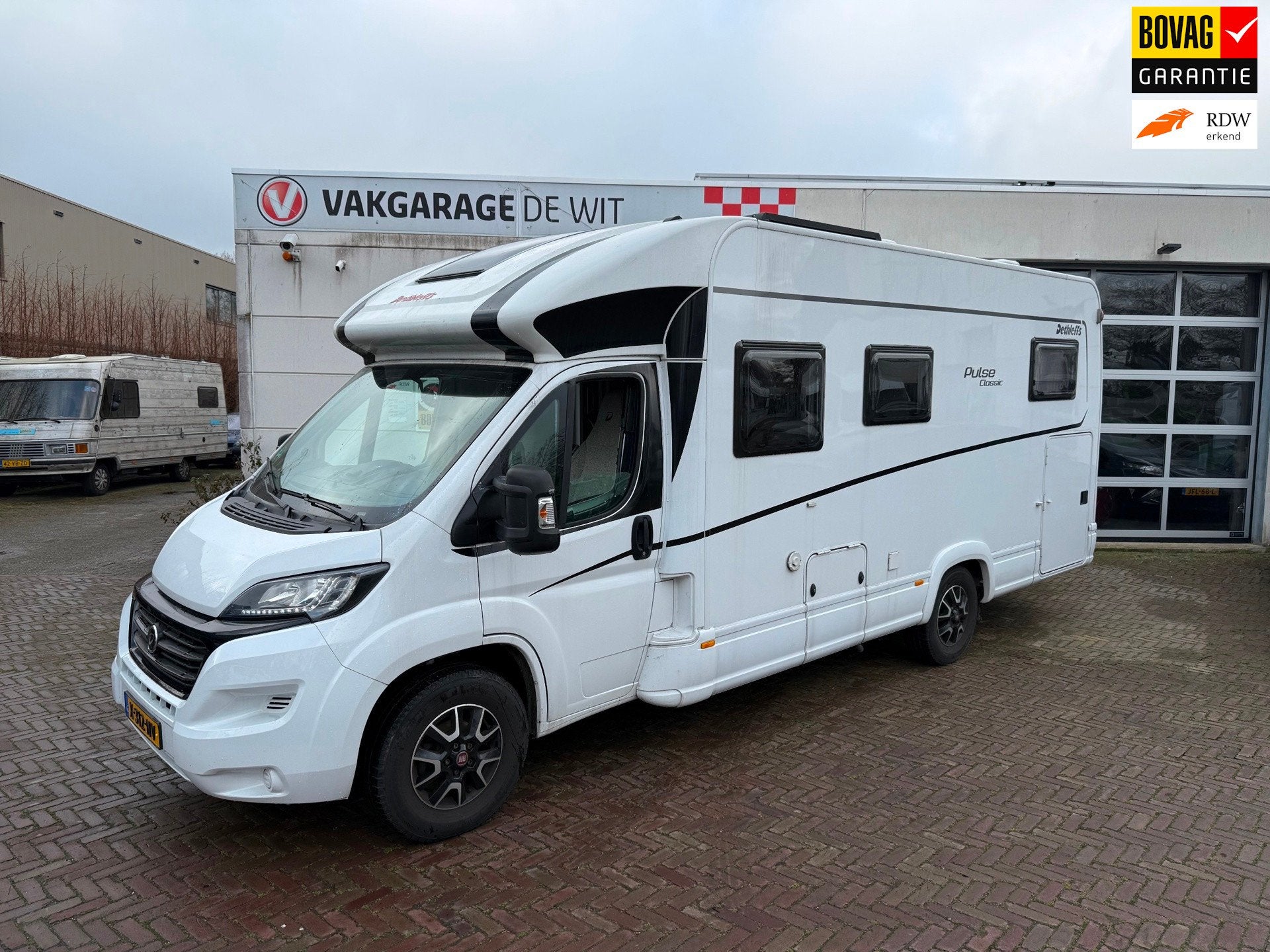 Dethleffs PULSE CLASSIC T 7051 DBM/EB Dak airco | Zonnepanee, Info@vakgaragedewit.nl, Dethleffs, Half-integraal, Luifel
