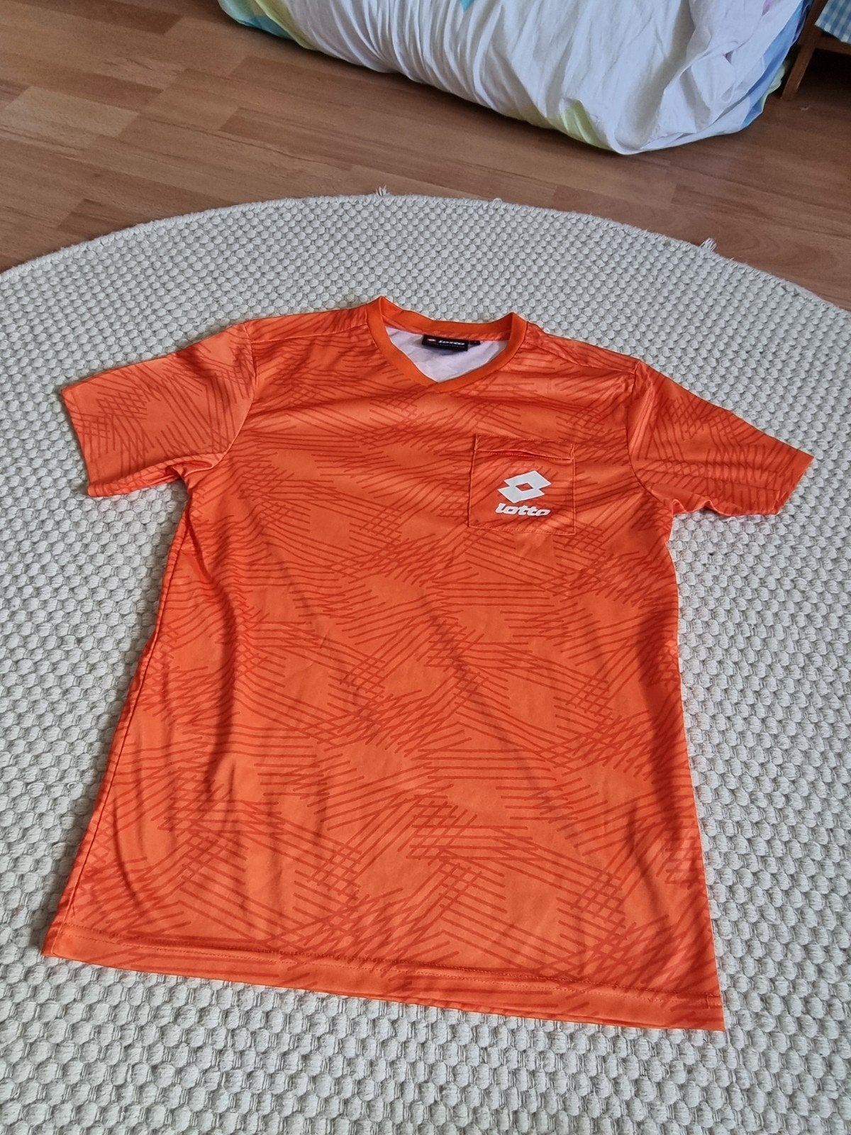 Mooi Oranje Lotto Vintage Voetbal Sport Shirt Maat M, Kleding | Heren, Sportkleding, Lotto, Maat 48/50 (M), Ophalen of Verzenden