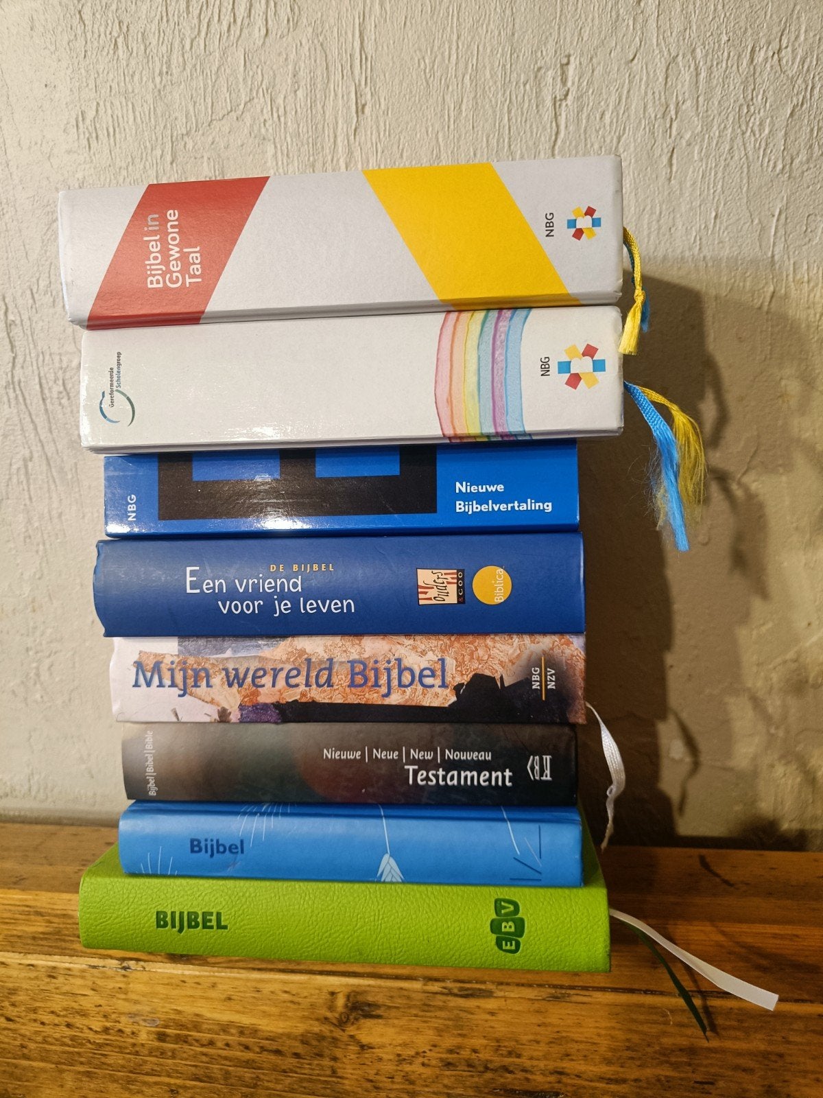 8 Verschillende Bijbels., Ophalen of Verzenden, Zo goed als nieuw